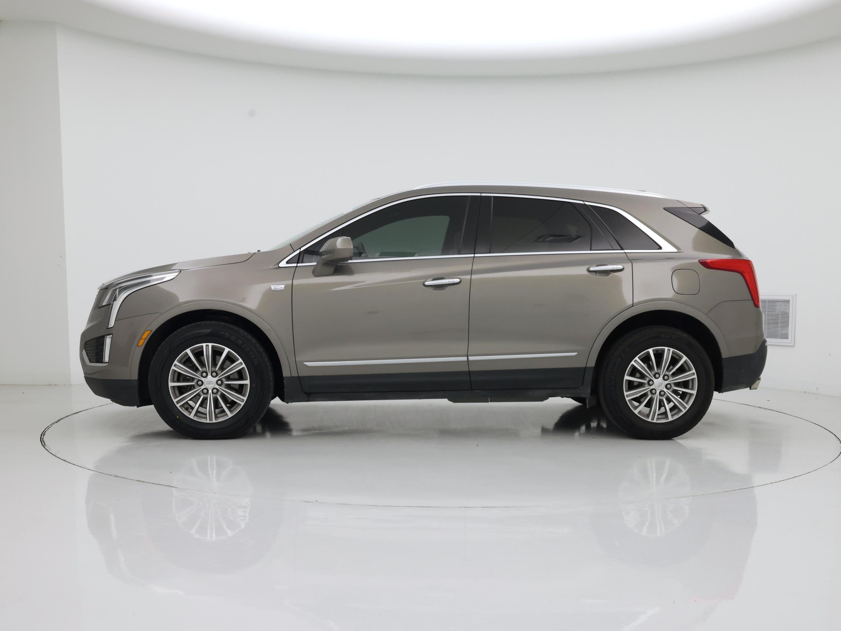 Thumbnail: 2018 Cadillac XT5 - 3