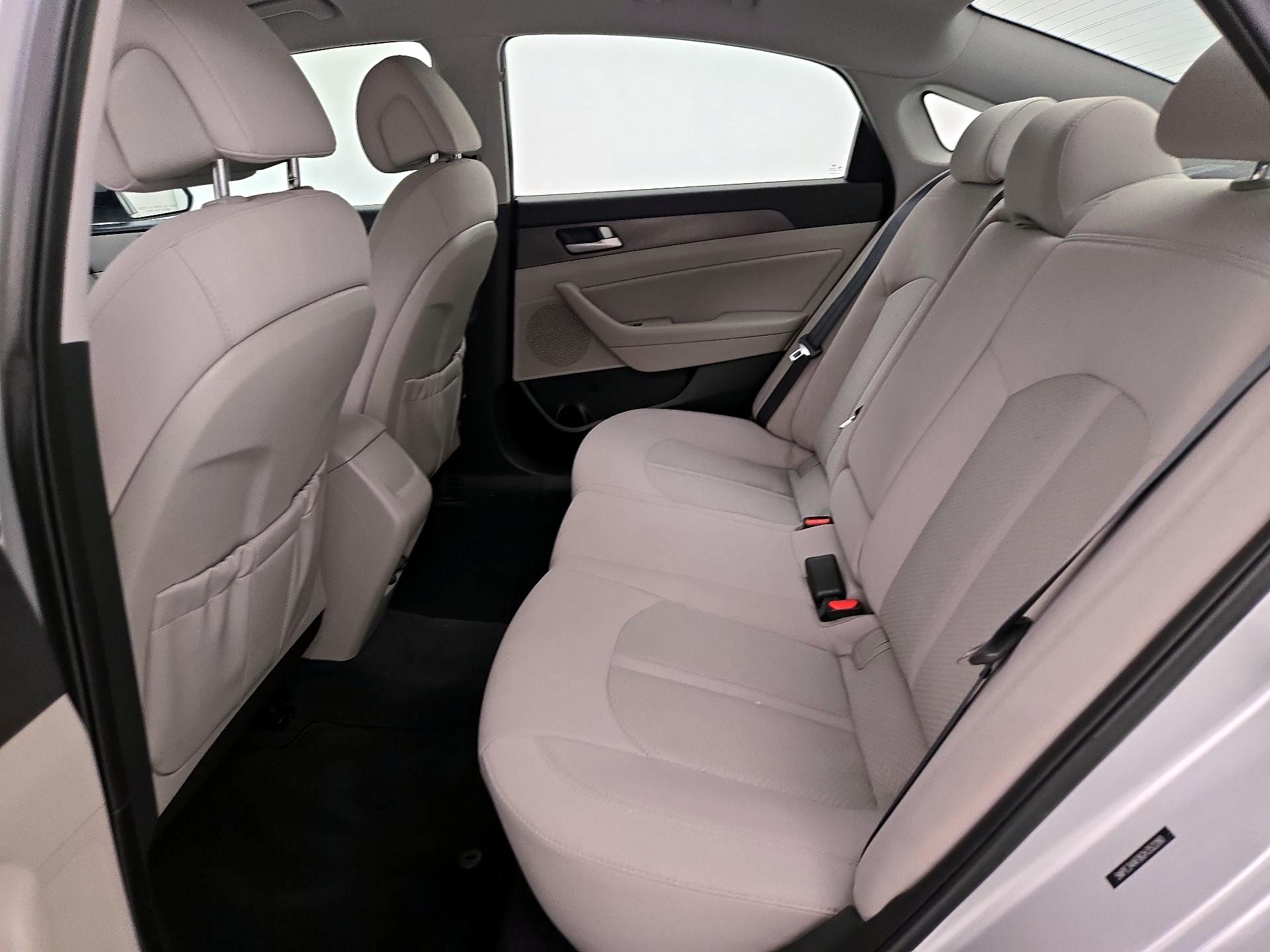 Thumbnail: 2016 Hyundai Sonata - 18