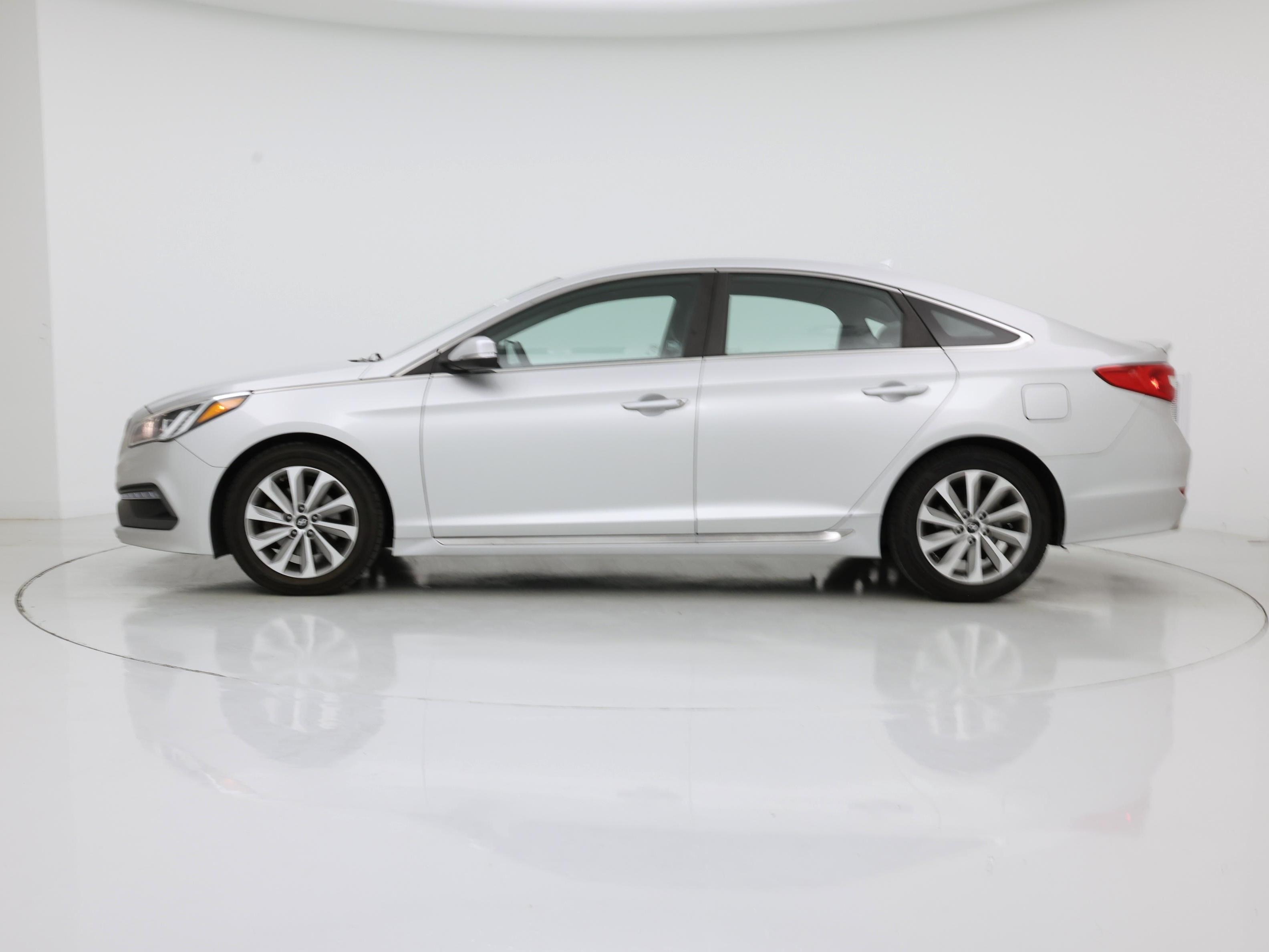 Thumbnail: 2016 Hyundai Sonata - 3