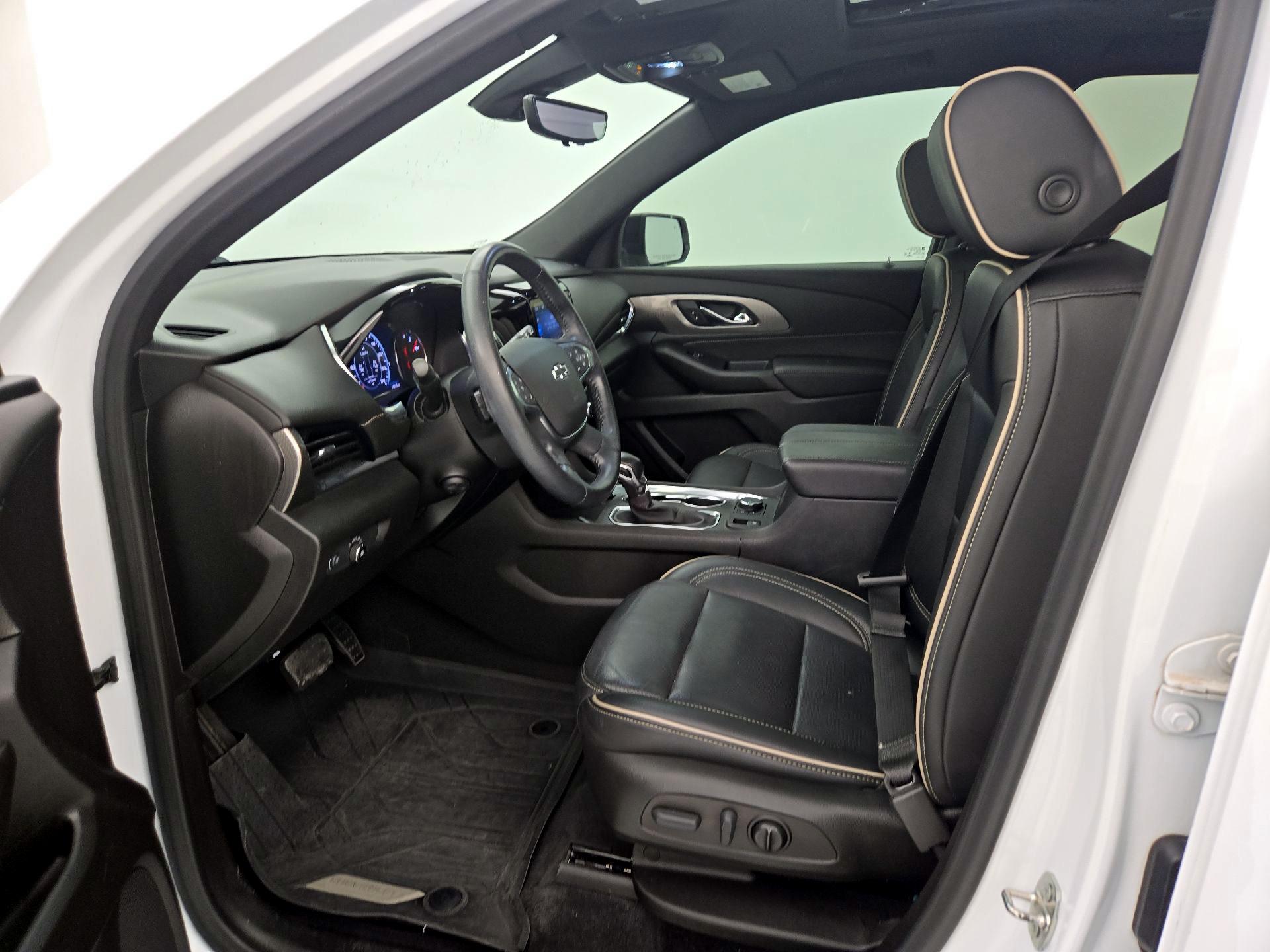 Thumbnail: 2022 Chevrolet Traverse - 11