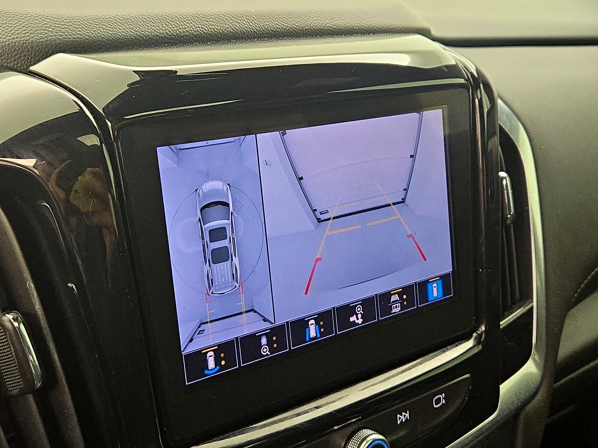 Thumbnail: 2022 Chevrolet Traverse - 15