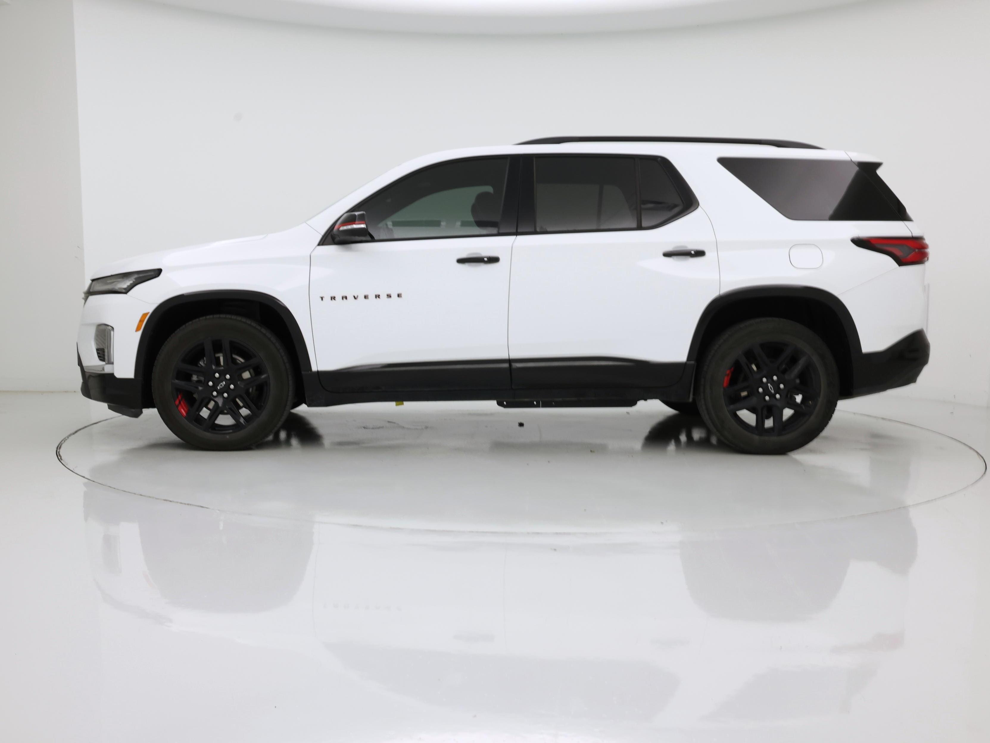 Thumbnail: 2022 Chevrolet Traverse - 3