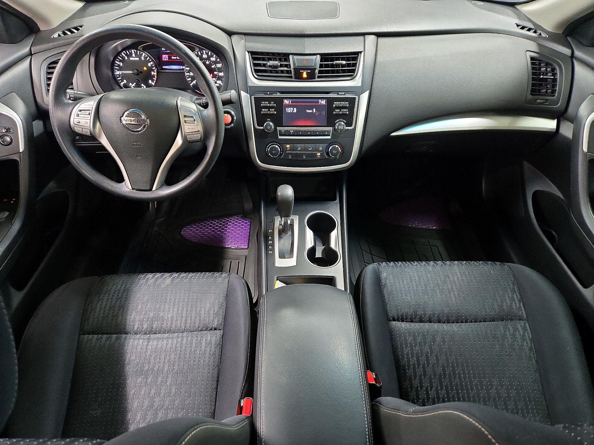 Thumbnail: 2016 Nissan Altima - 9