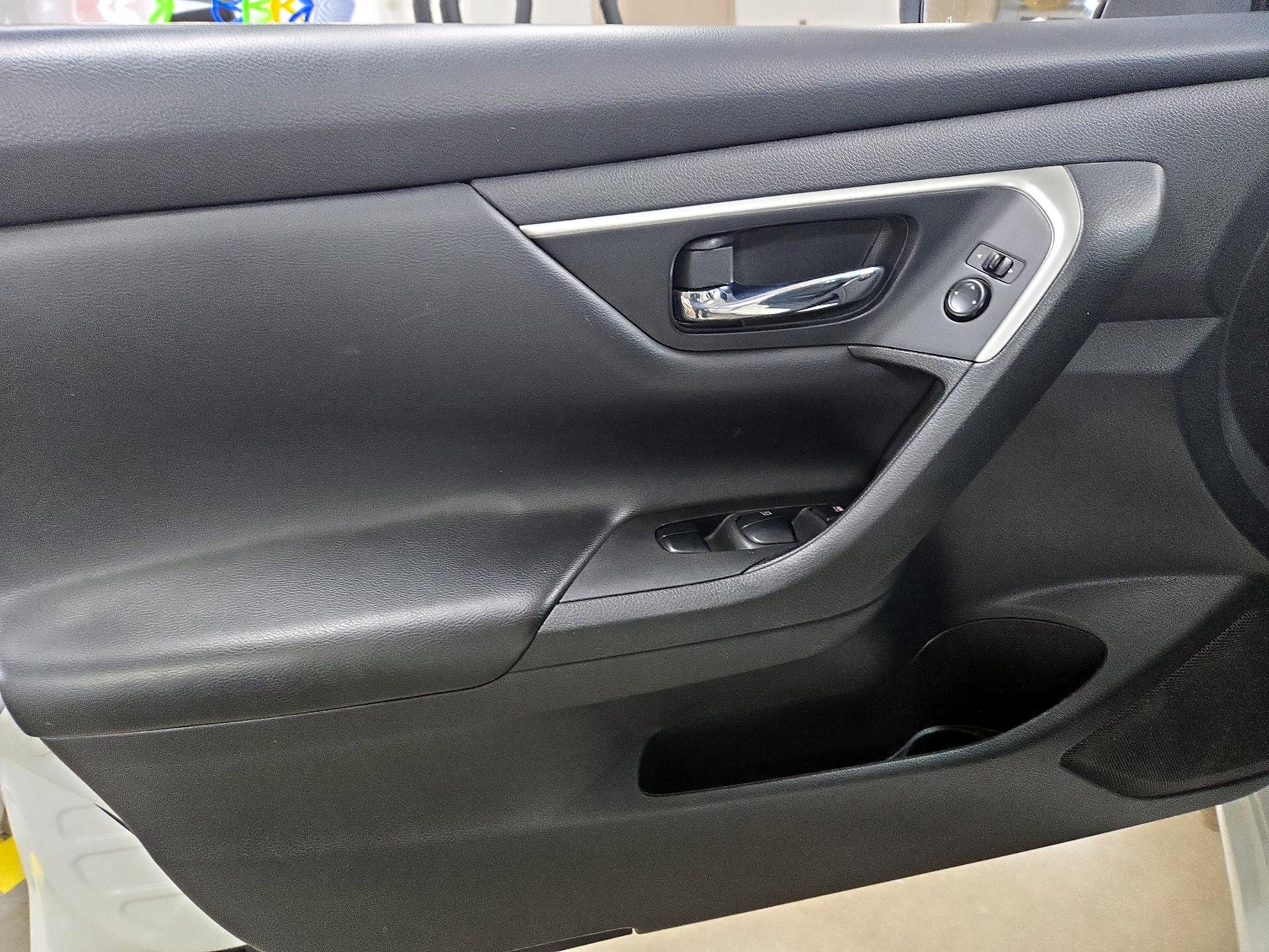 Thumbnail: 2016 Nissan Altima - 12