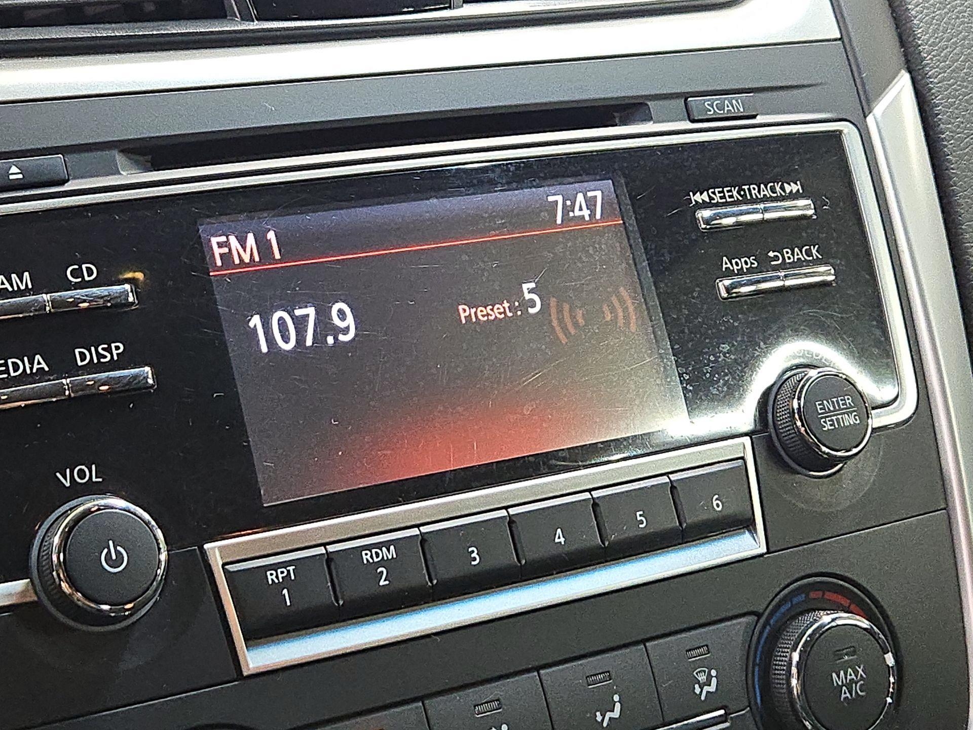 Thumbnail: 2016 Nissan Altima - 15