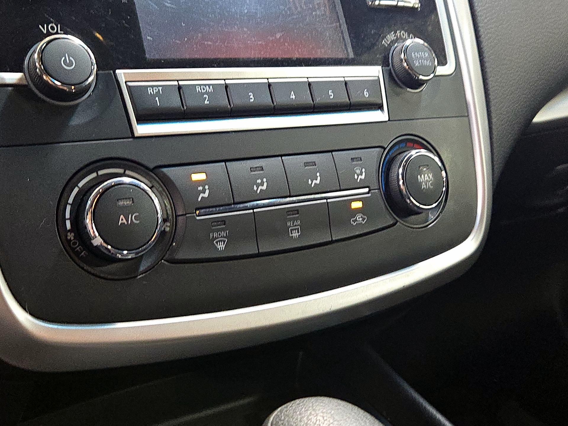 Thumbnail: 2016 Nissan Altima - 16