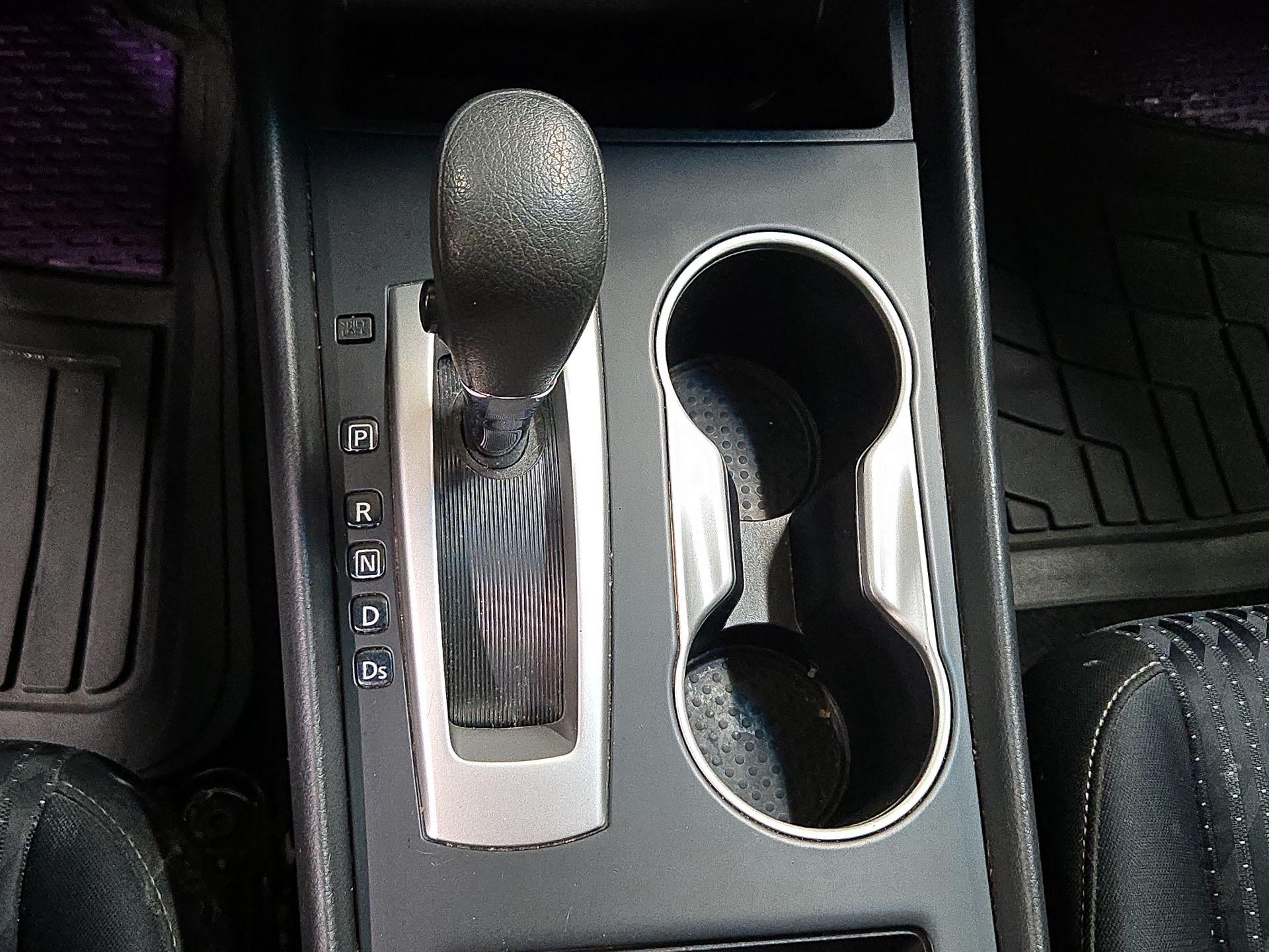 Thumbnail: 2016 Nissan Altima - 17