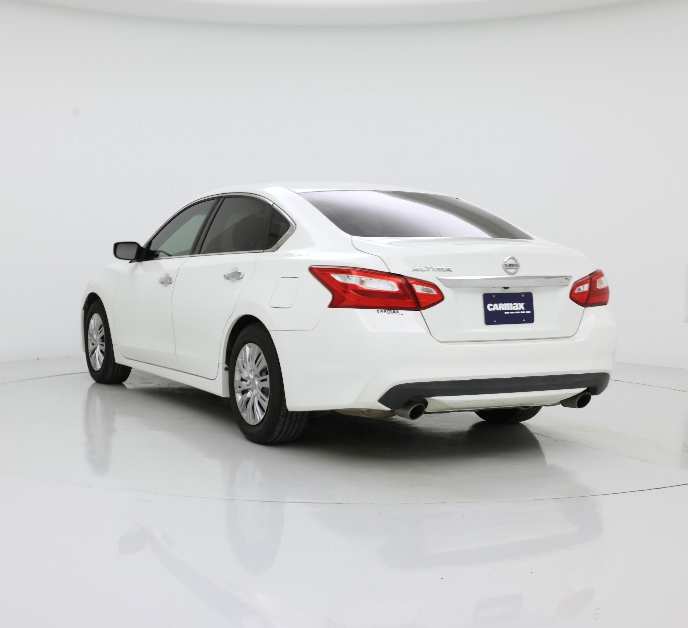 Thumbnail: 2016 Nissan Altima - 2