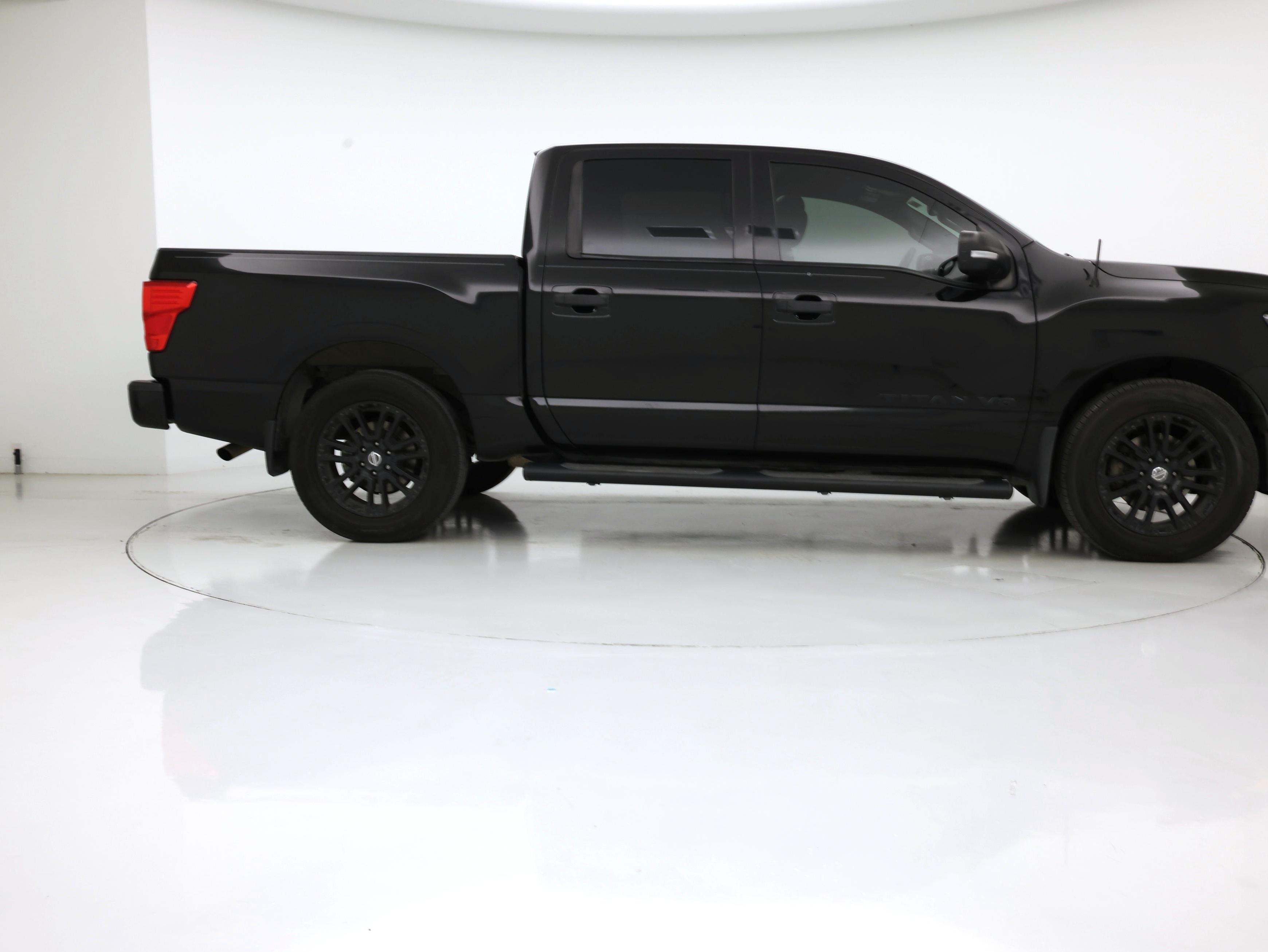 Thumbnail: 2018 Nissan Titan - 7