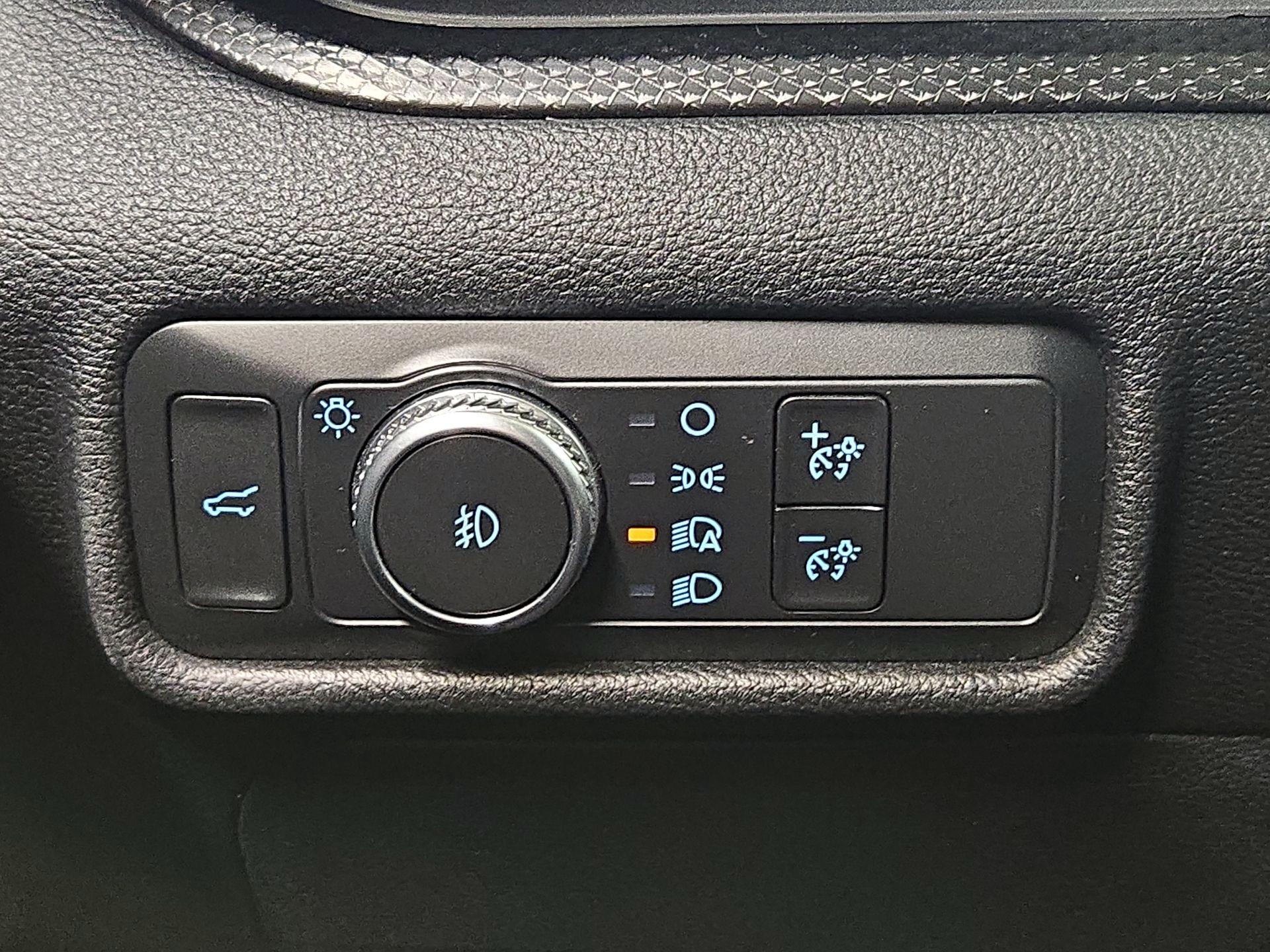 Thumbnail: 2020 Ford Explorer - 13