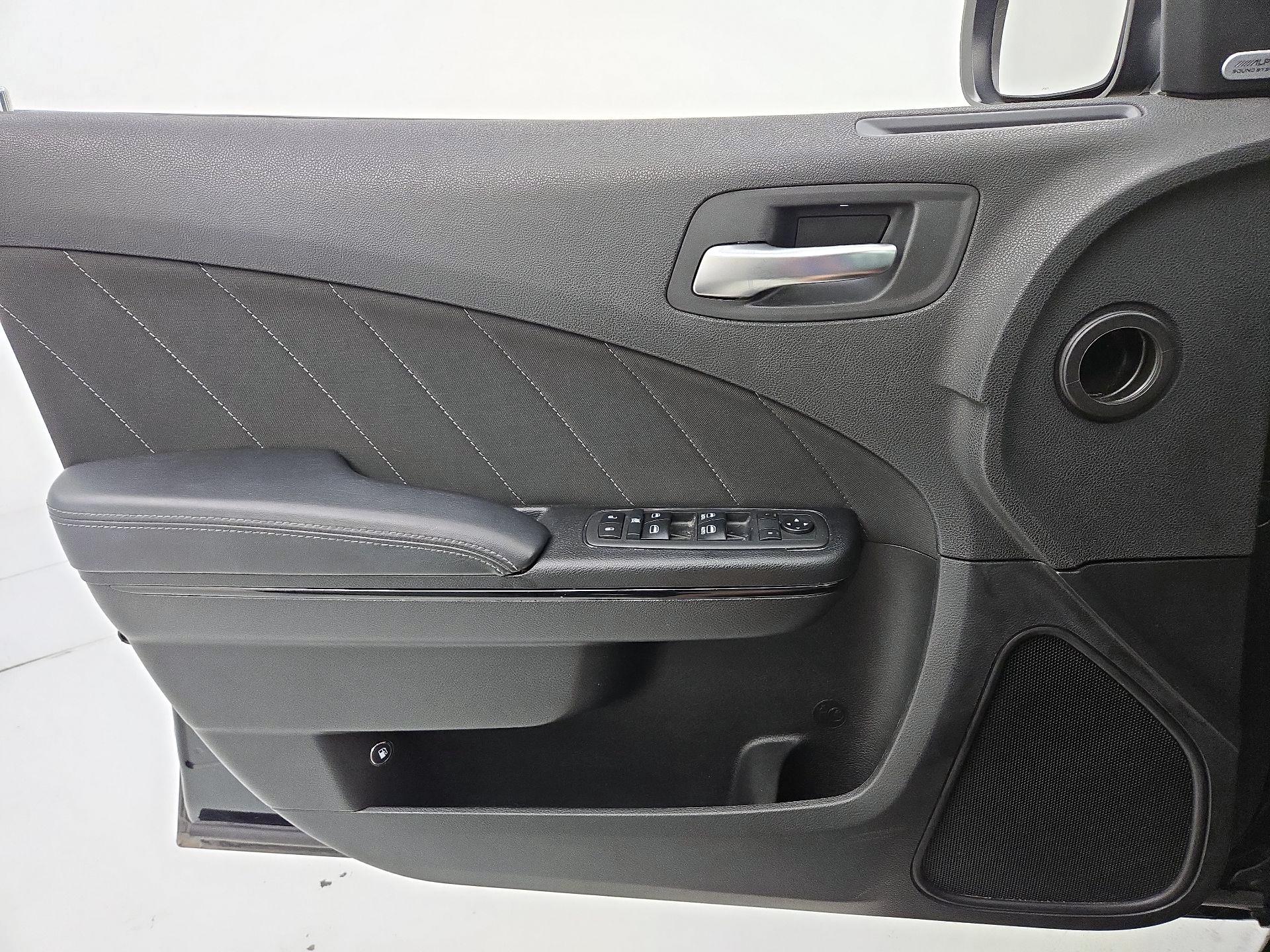 Thumbnail: 2019 Dodge Charger - 12