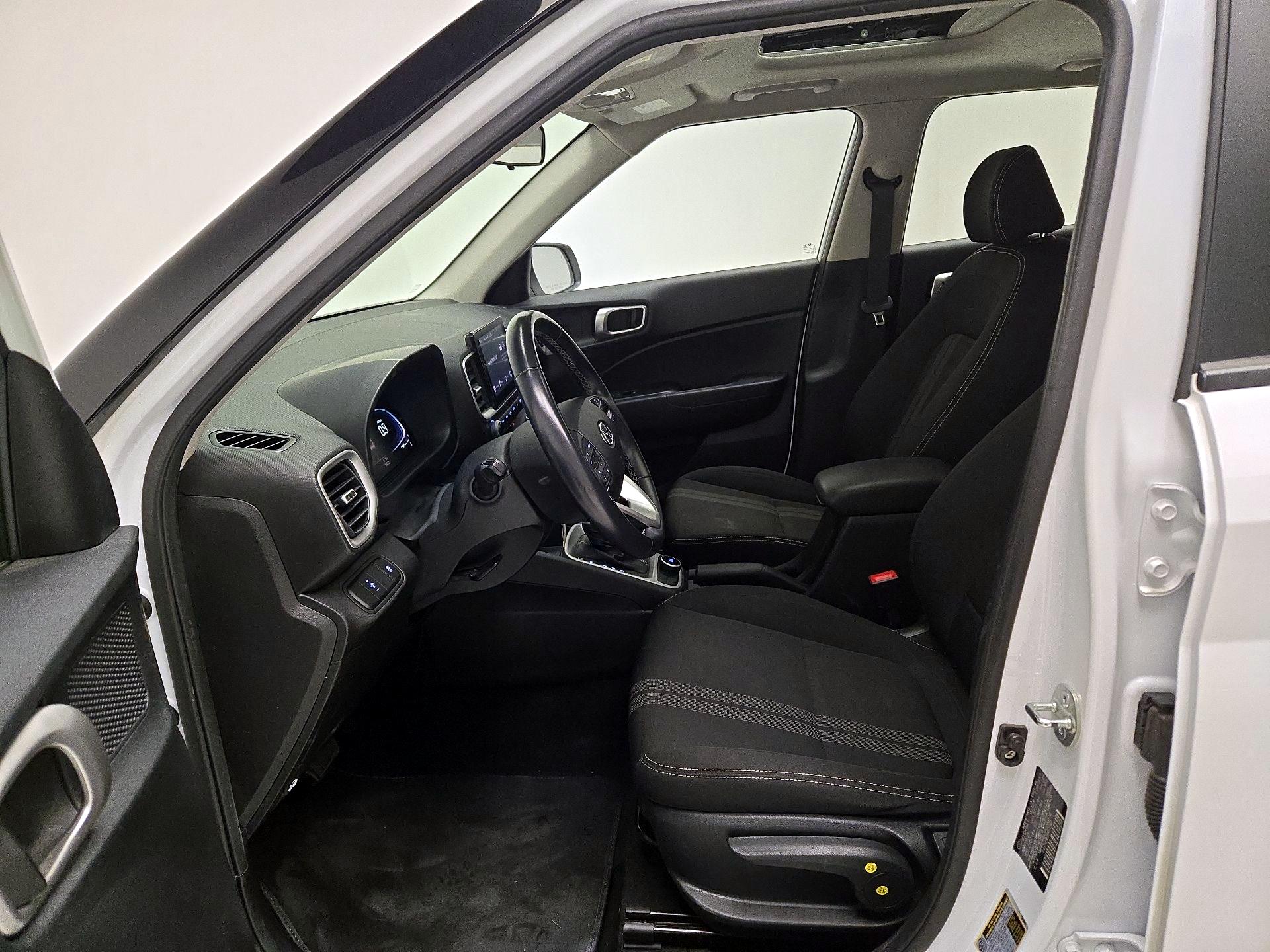 Thumbnail: 2023 Hyundai Venue - 11