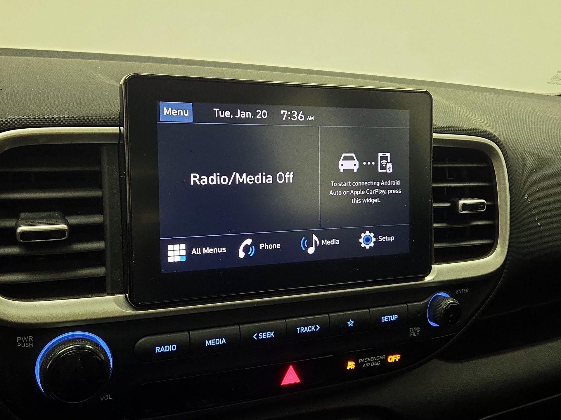 Thumbnail: 2023 Hyundai Venue - 15