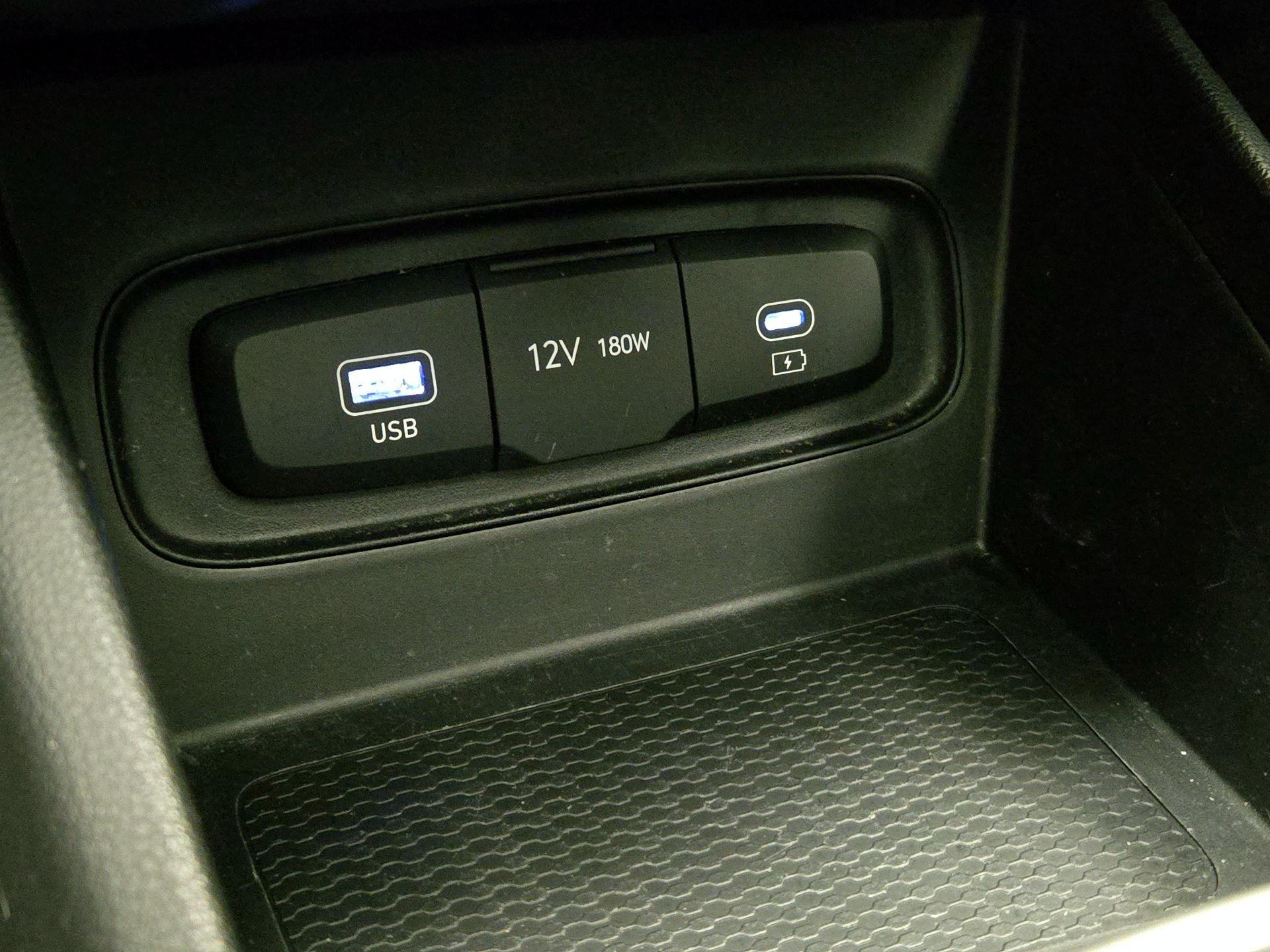 Thumbnail: 2023 Hyundai Venue - 18