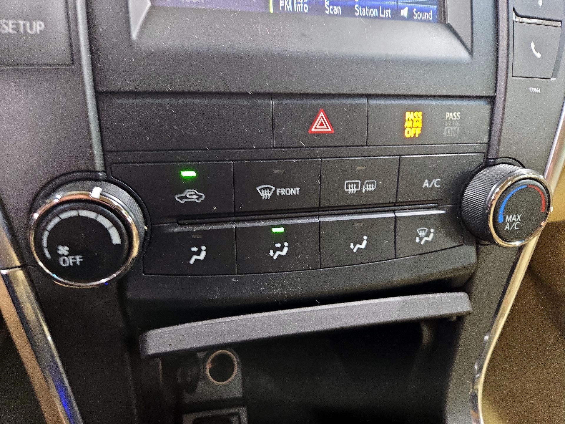 Thumbnail: 2016 Toyota Camry - 15