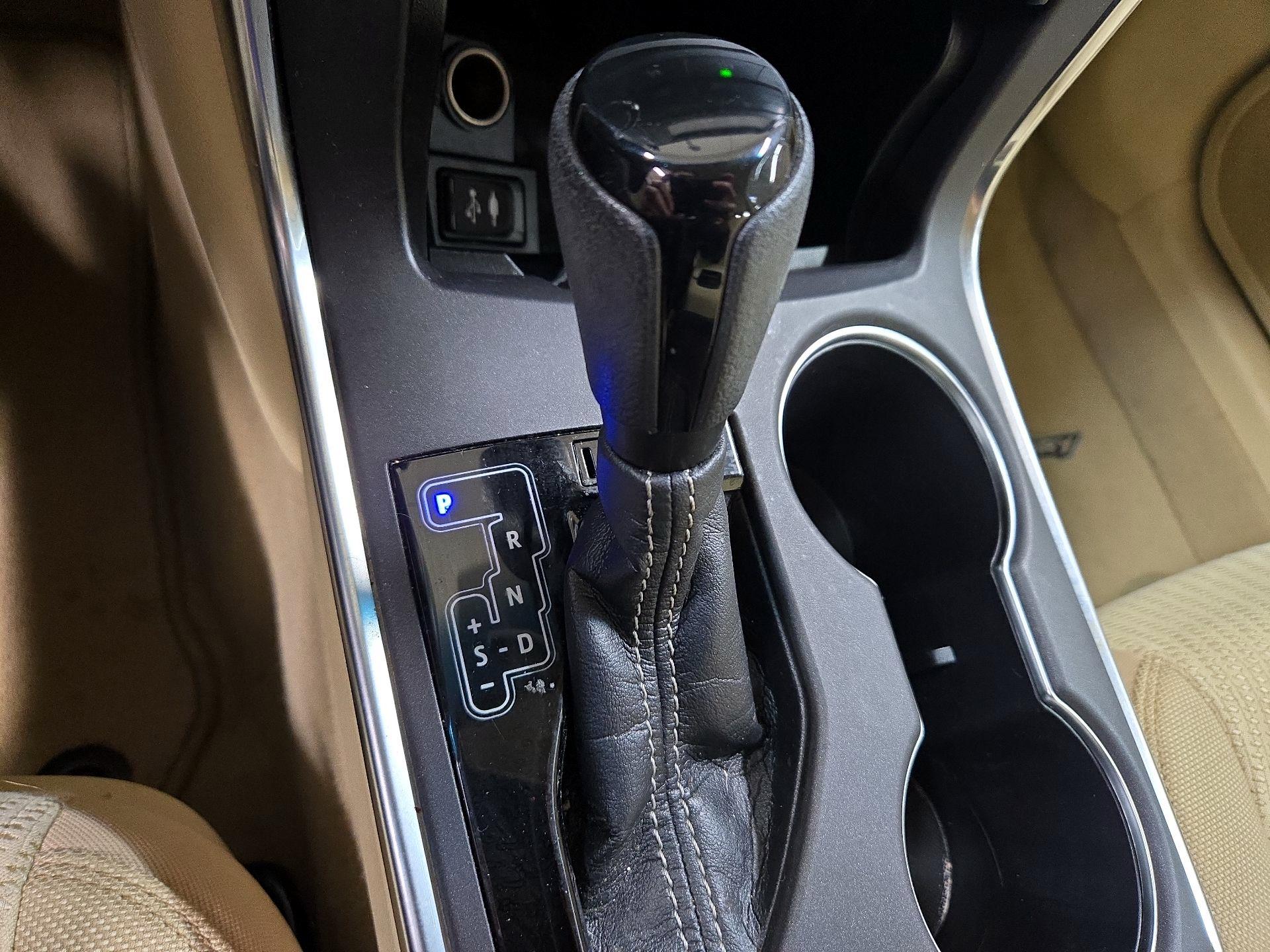 Thumbnail: 2016 Toyota Camry - 16