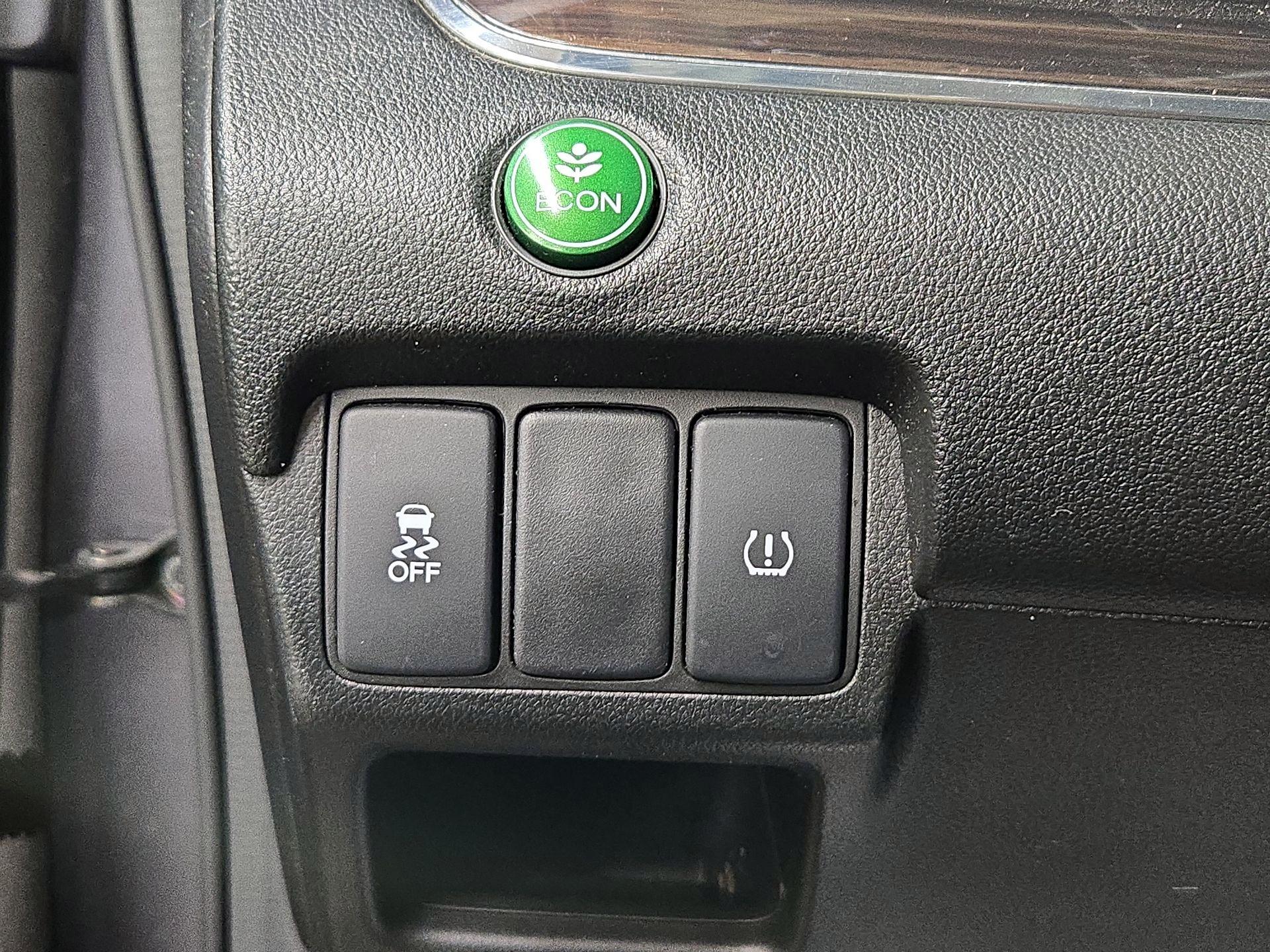 Thumbnail: 2015 Honda CR-V - 13