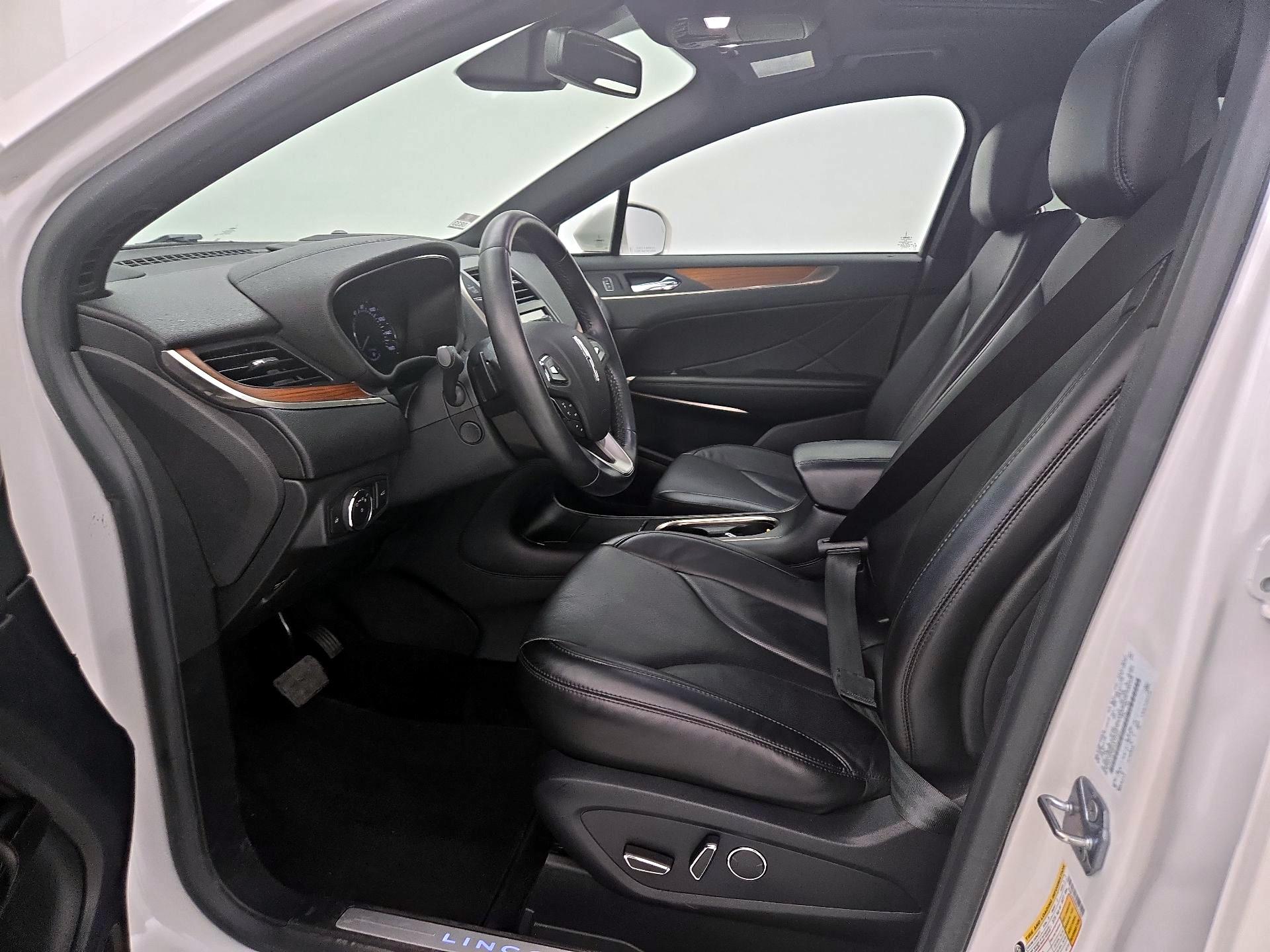 Thumbnail: 2017 Lincoln MKC - 11