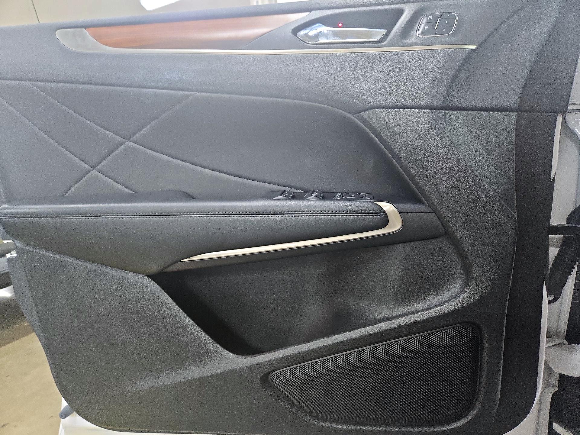 Thumbnail: 2017 Lincoln MKC - 12