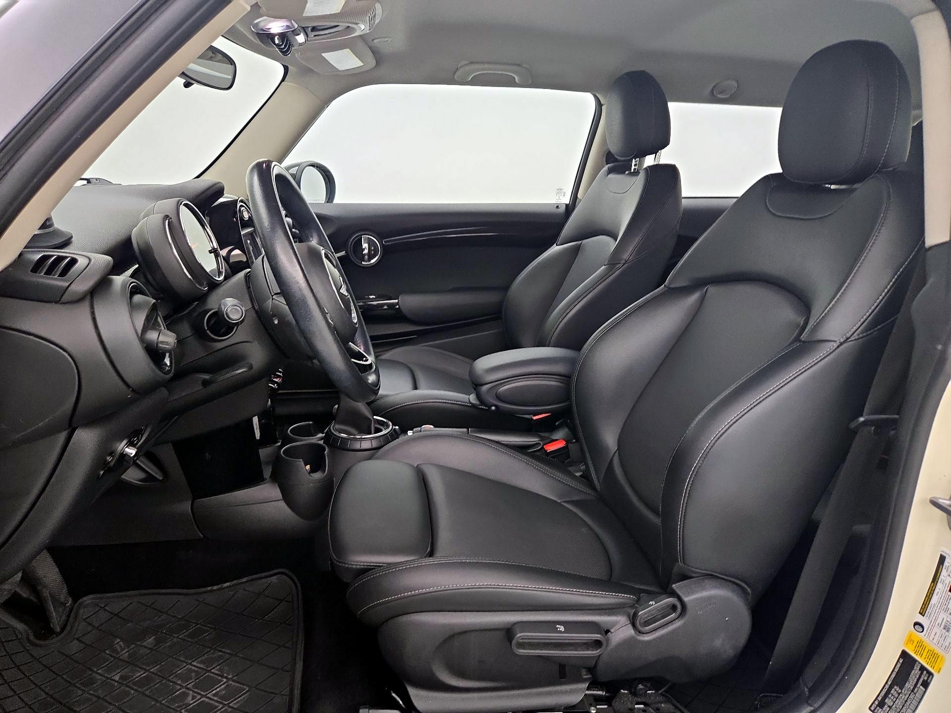 Thumbnail: 2017 MINI Cooper Hardtop - 11