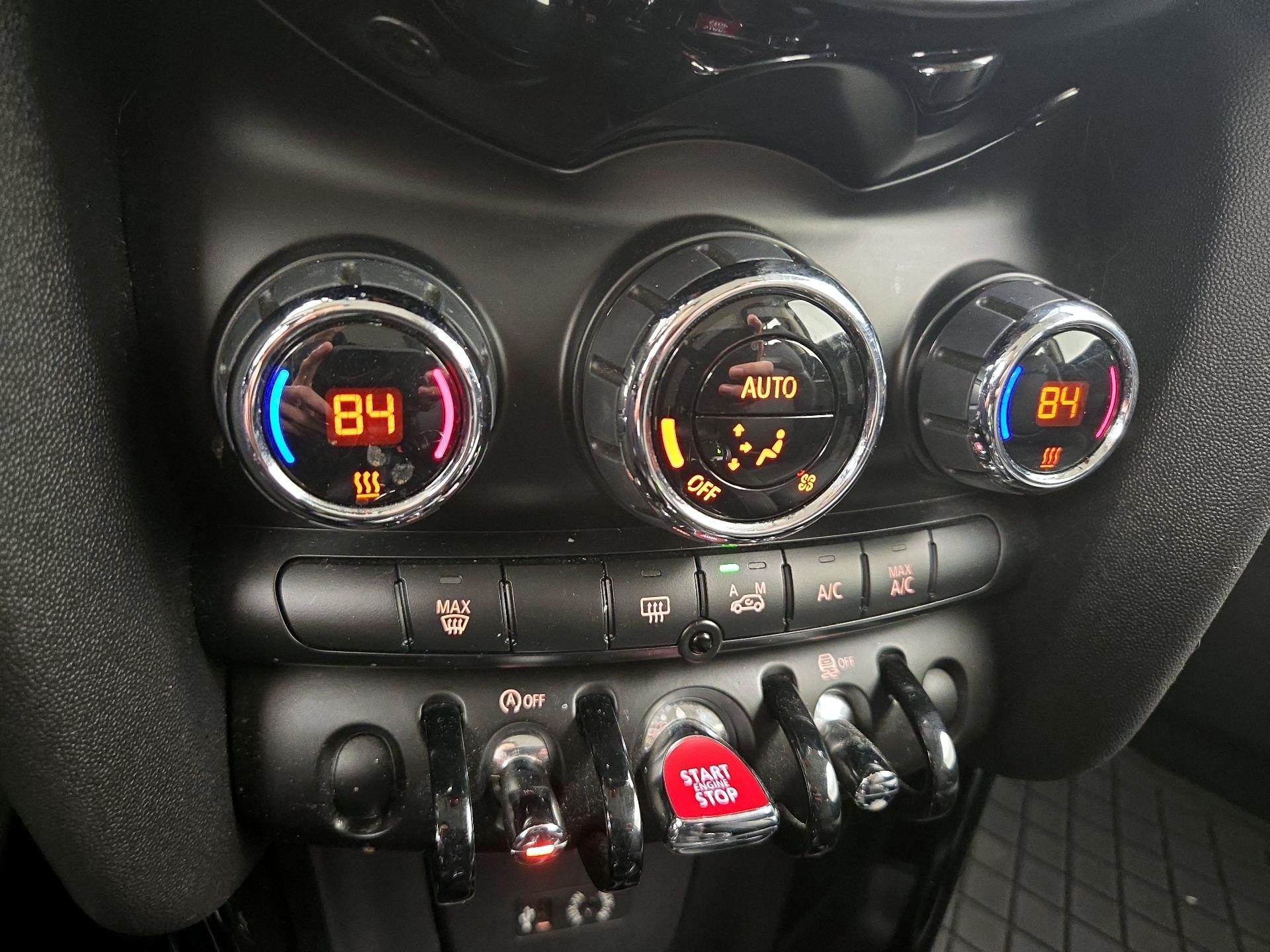 Thumbnail: 2017 MINI Cooper Hardtop - 15