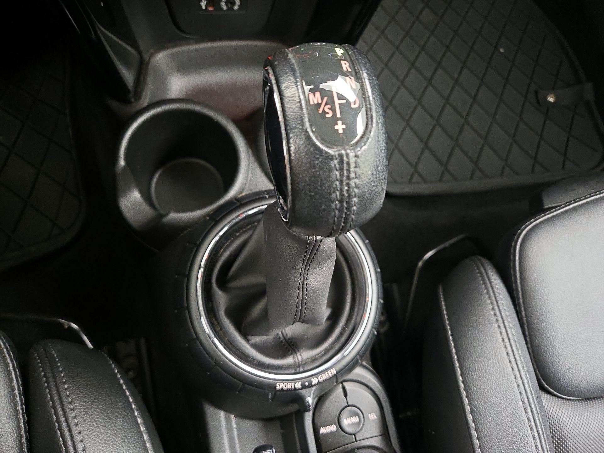 Thumbnail: 2017 MINI Cooper Hardtop - 16