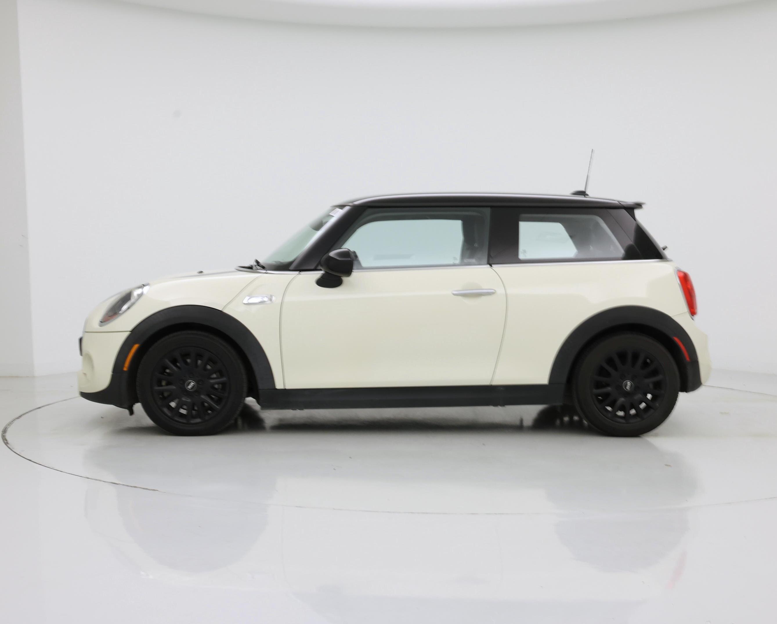 Thumbnail: 2017 MINI Cooper Hardtop - 3