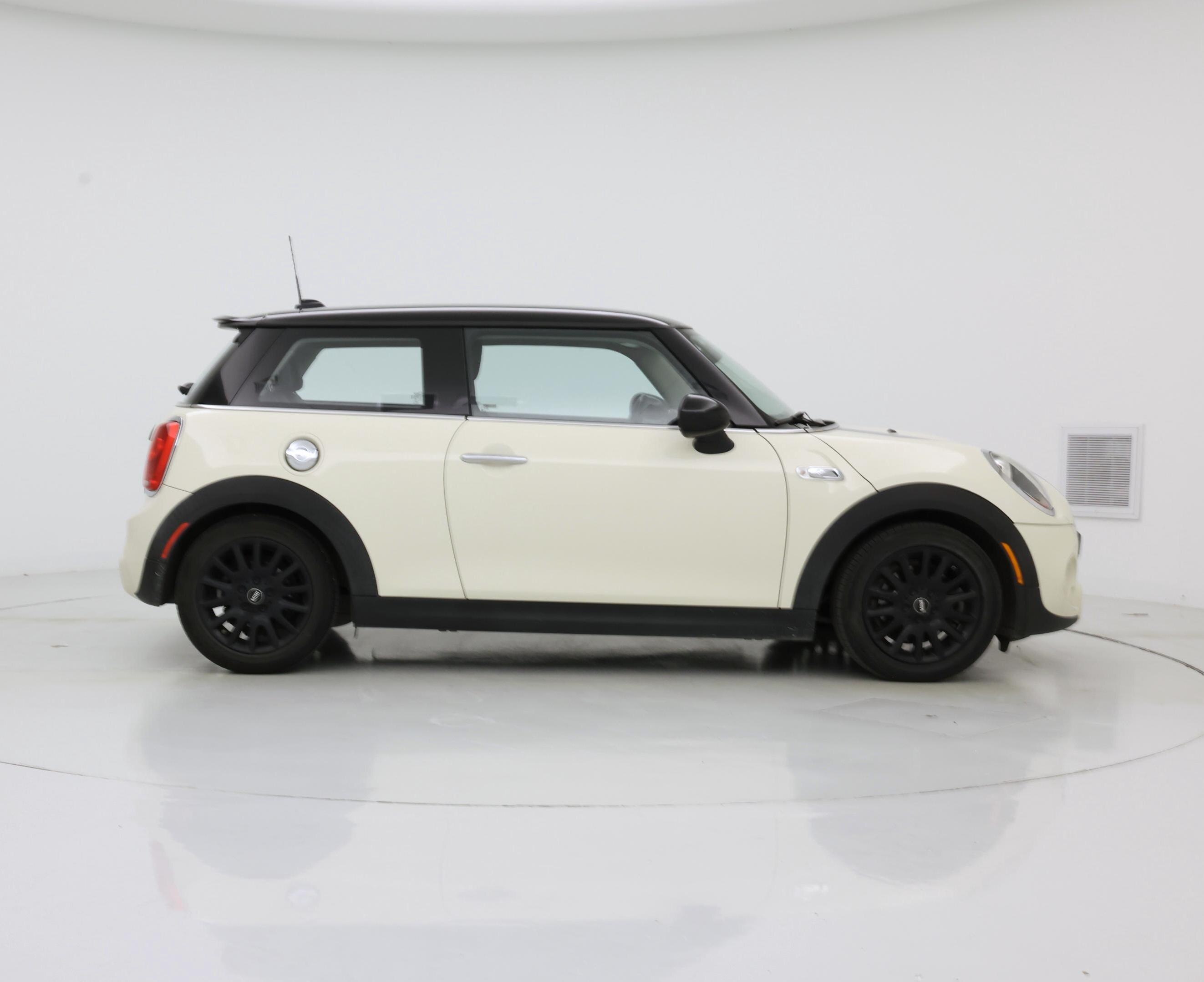 Thumbnail: 2017 MINI Cooper Hardtop - 7