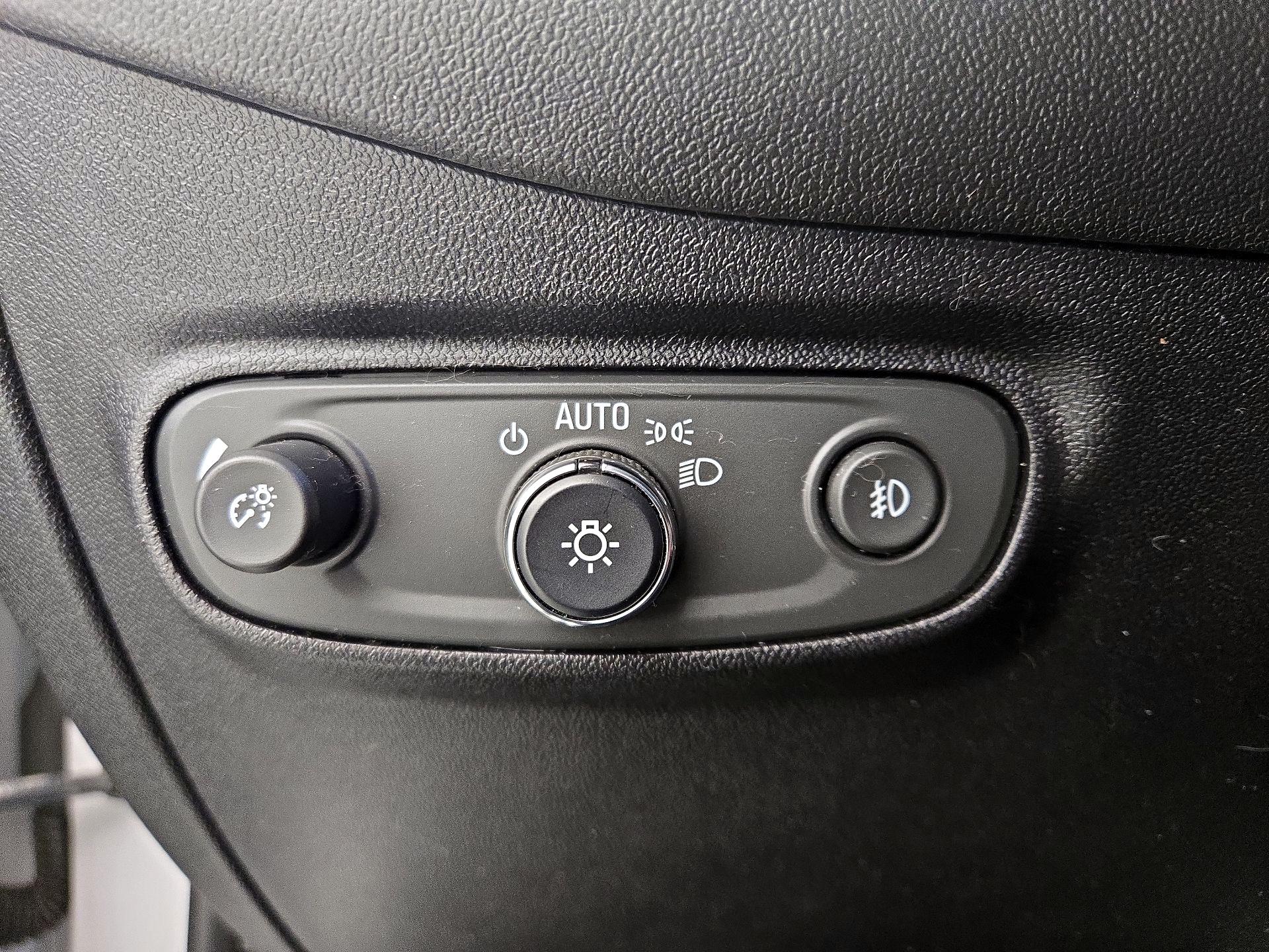 Thumbnail: 2018 Chevrolet Equinox - 13