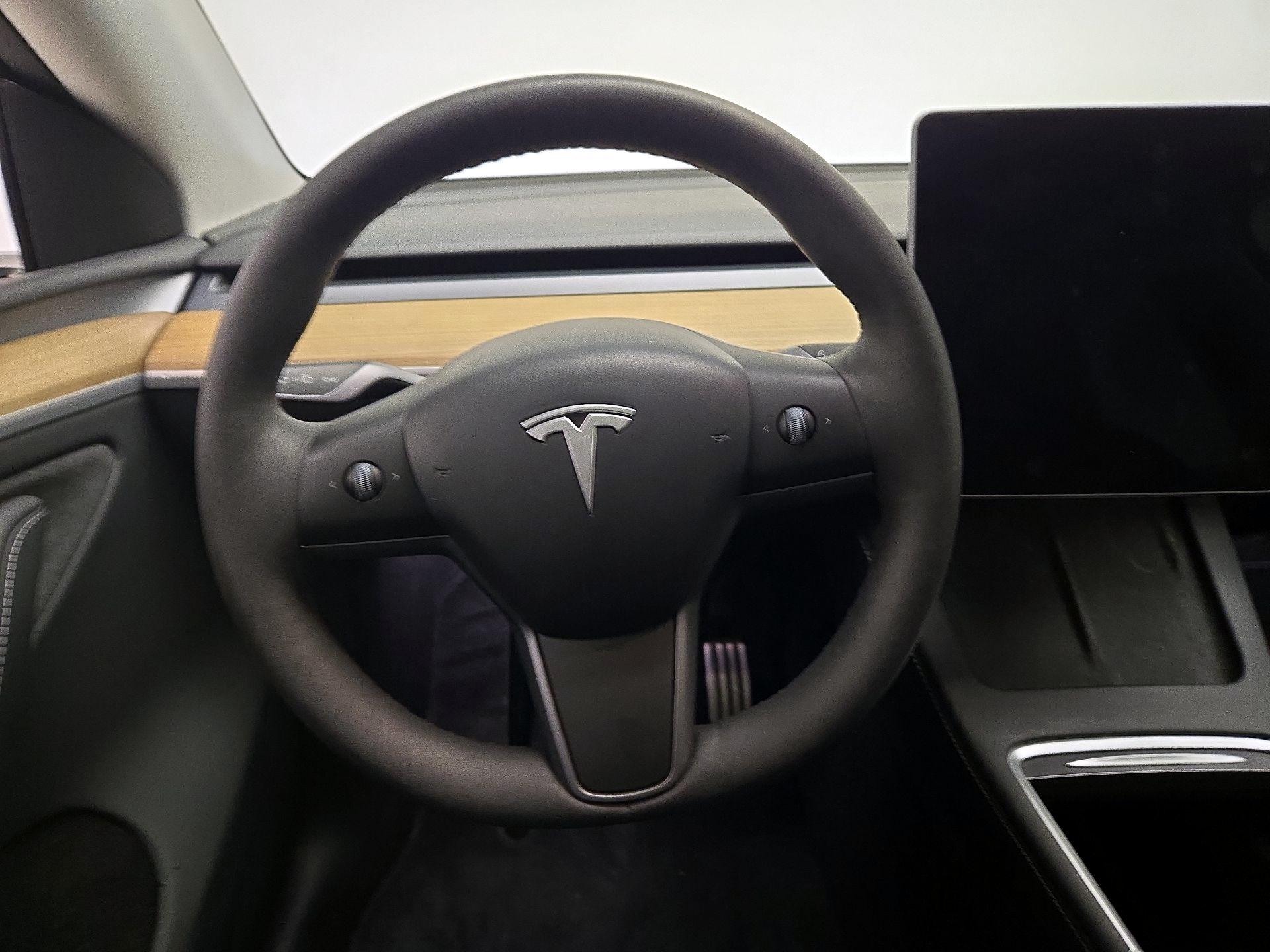 Thumbnail: 2024 Tesla Model Y - 10