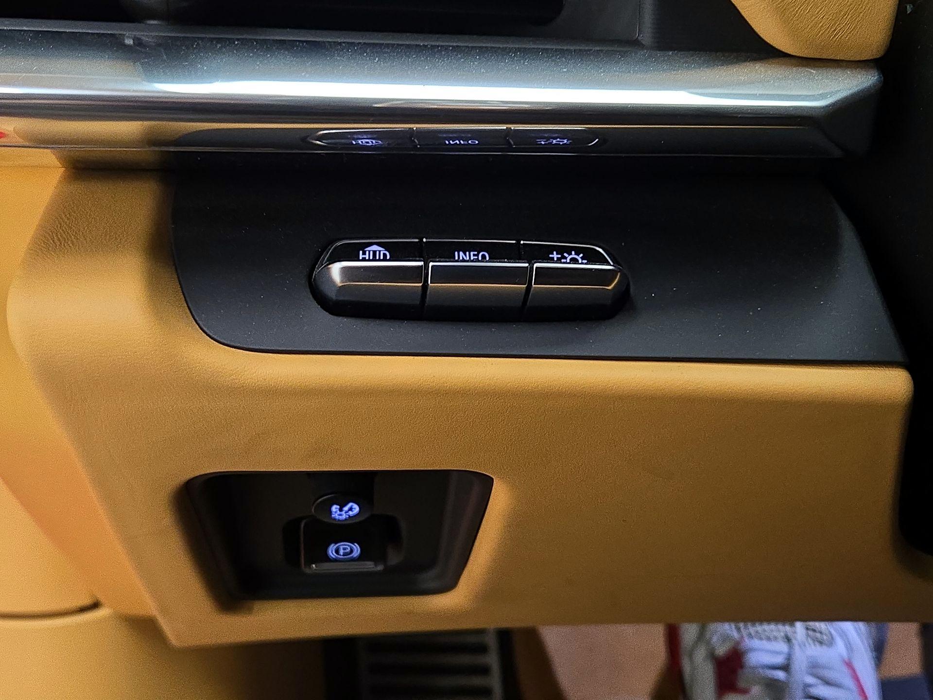 Thumbnail: 2020 Chevrolet Corvette - 13