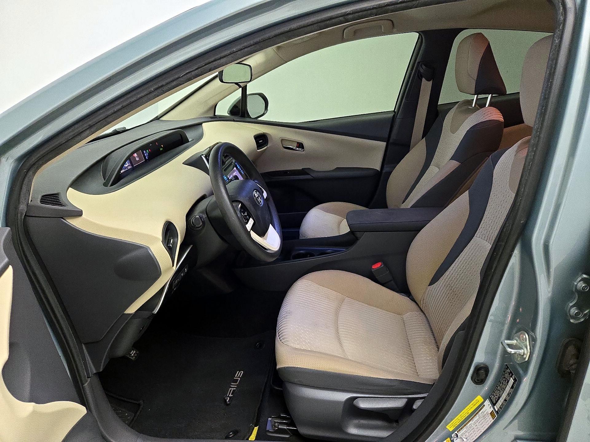 Thumbnail: 2018 Toyota Prius - 11