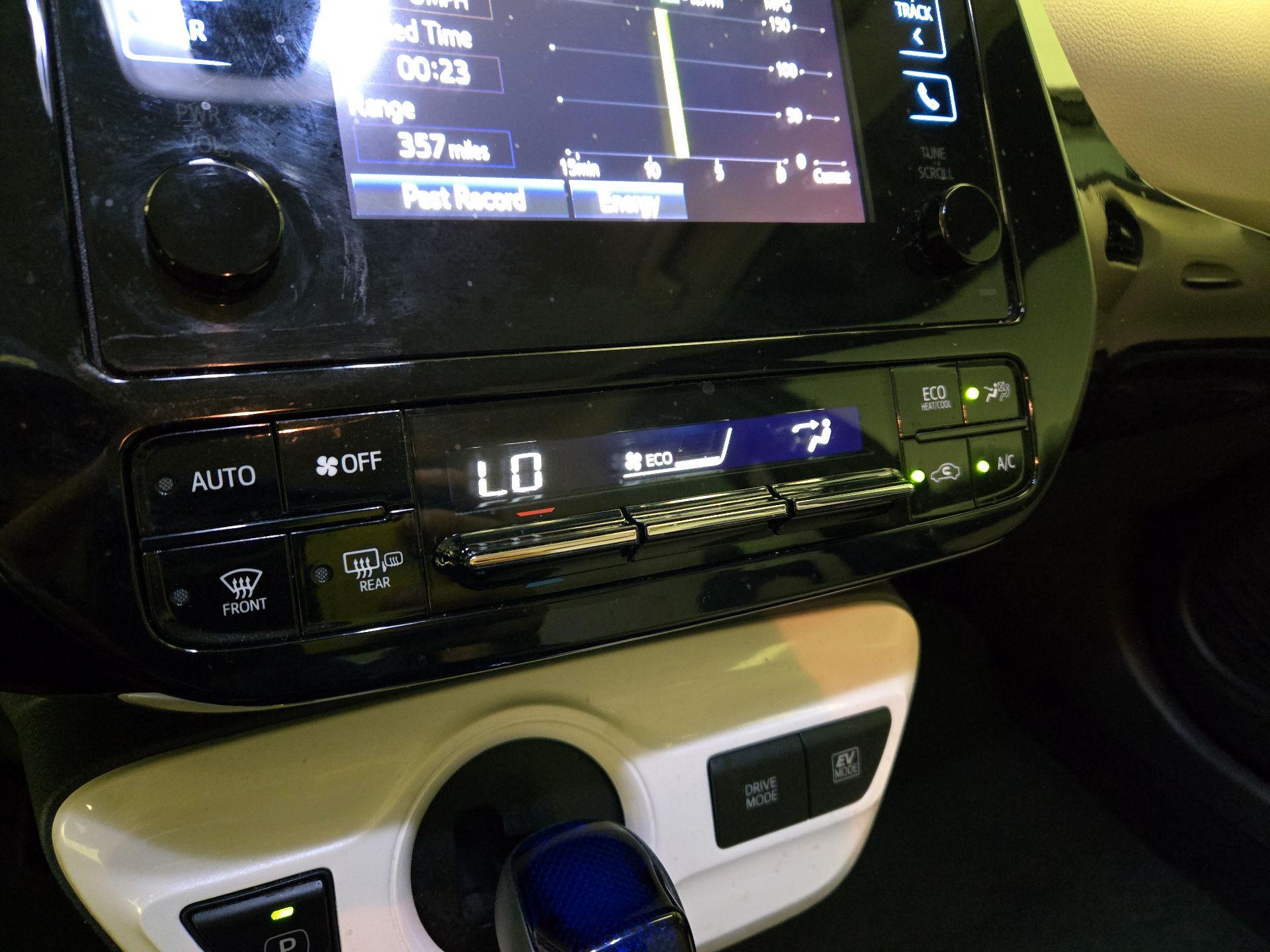 Thumbnail: 2018 Toyota Prius - 16