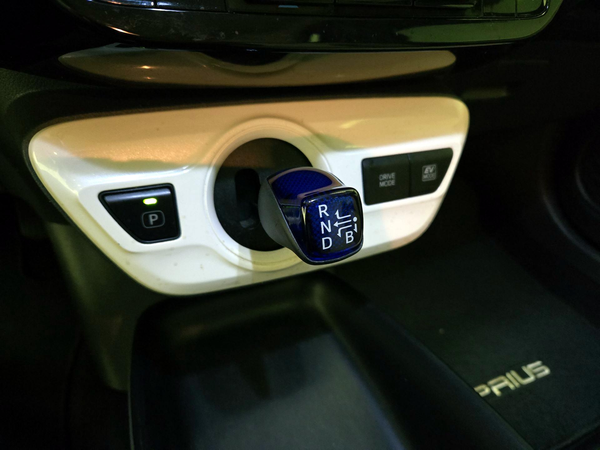 Thumbnail: 2018 Toyota Prius - 17