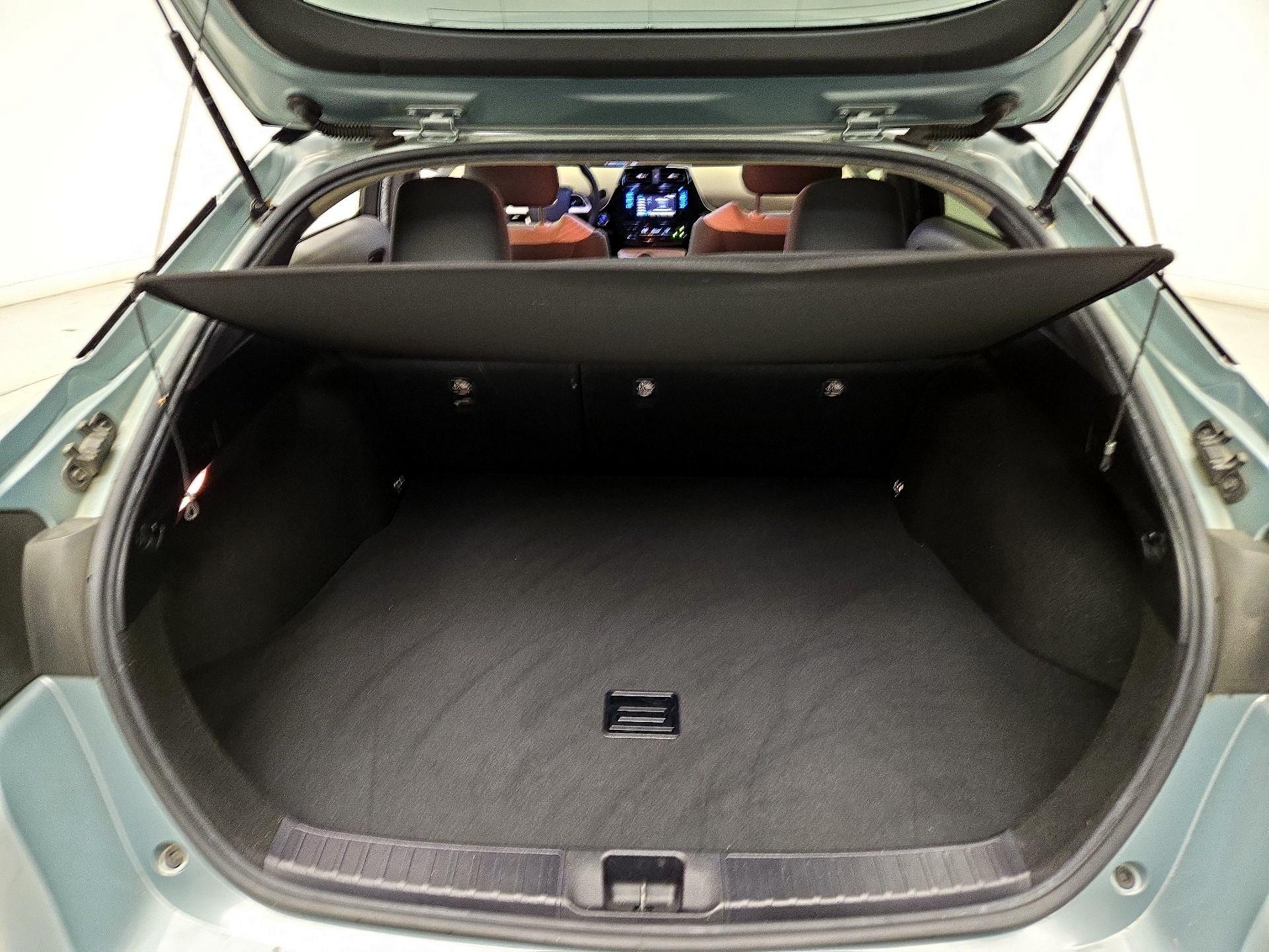 Thumbnail: 2018 Toyota Prius - 19