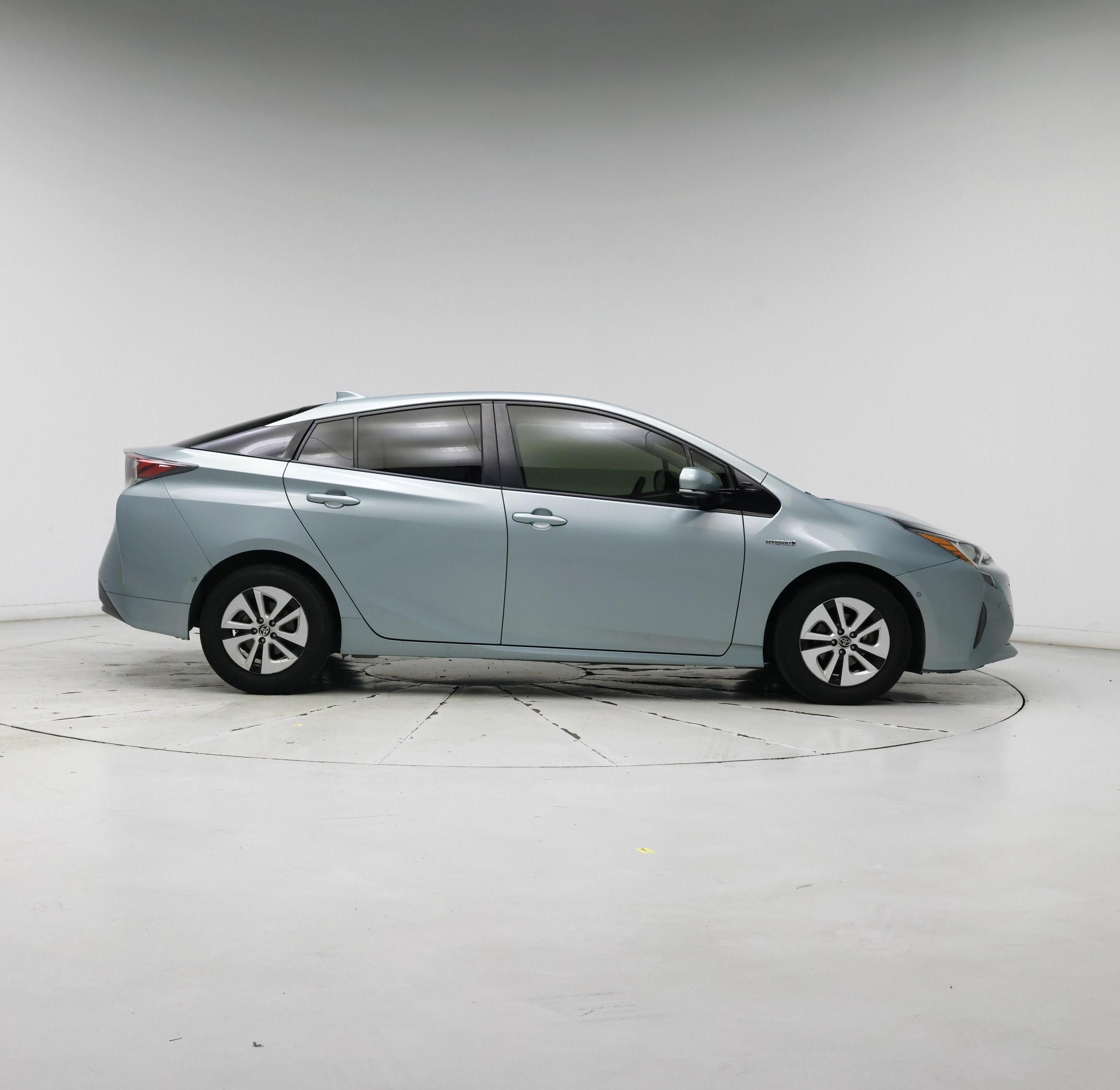 Thumbnail: 2018 Toyota Prius - 7