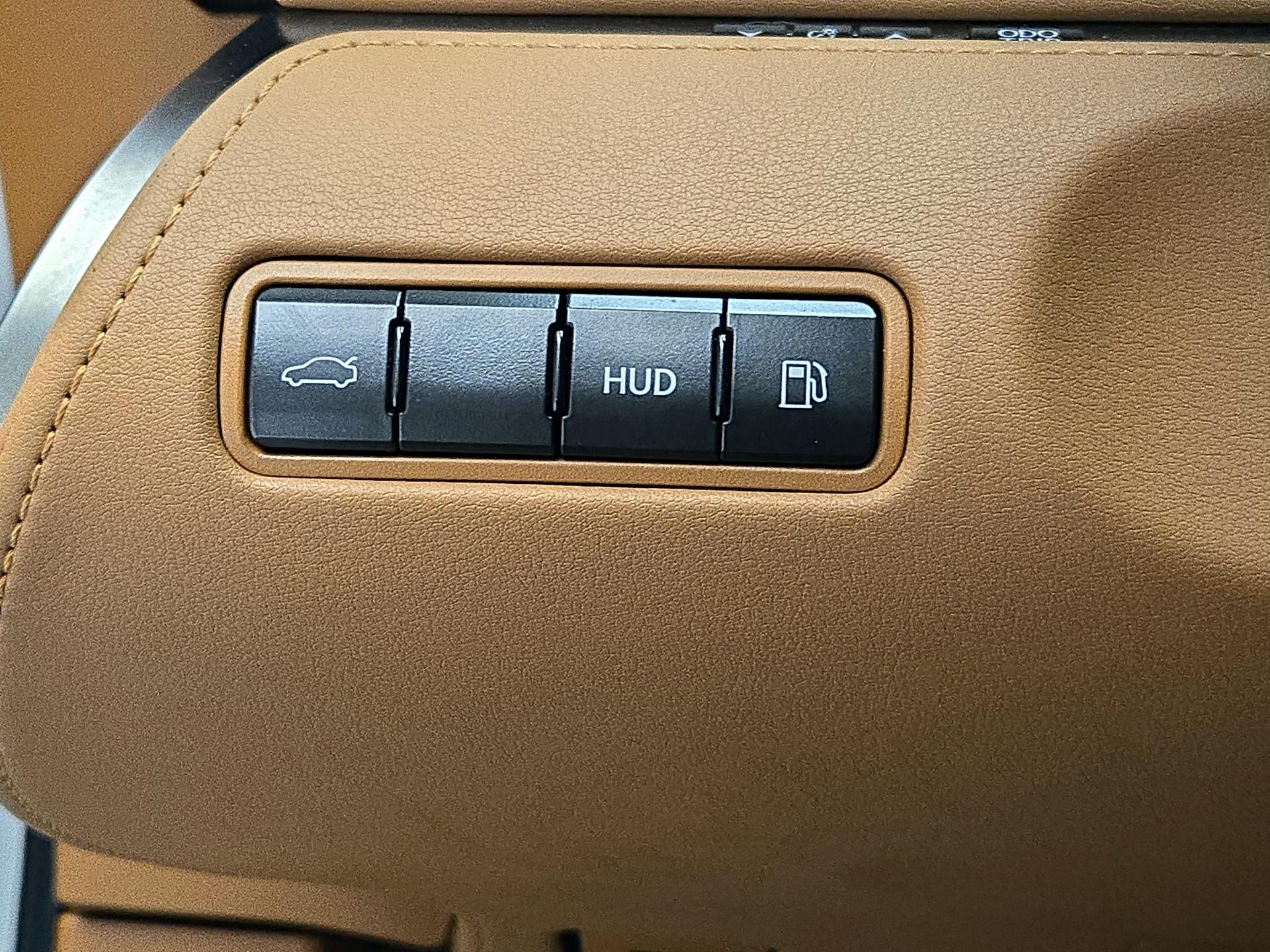 Thumbnail: 2021 Lexus LC - 13