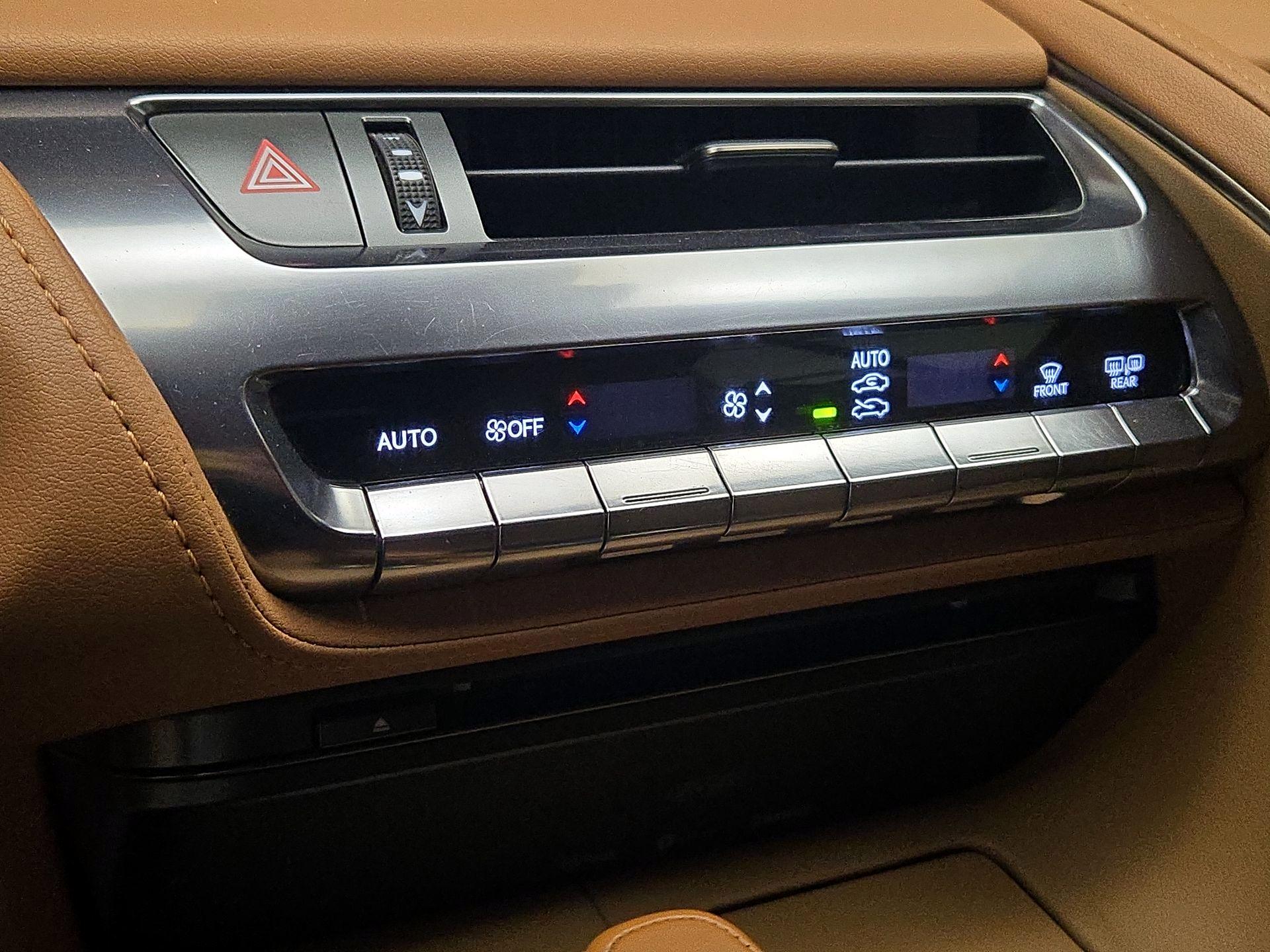 Thumbnail: 2021 Lexus LC - 17