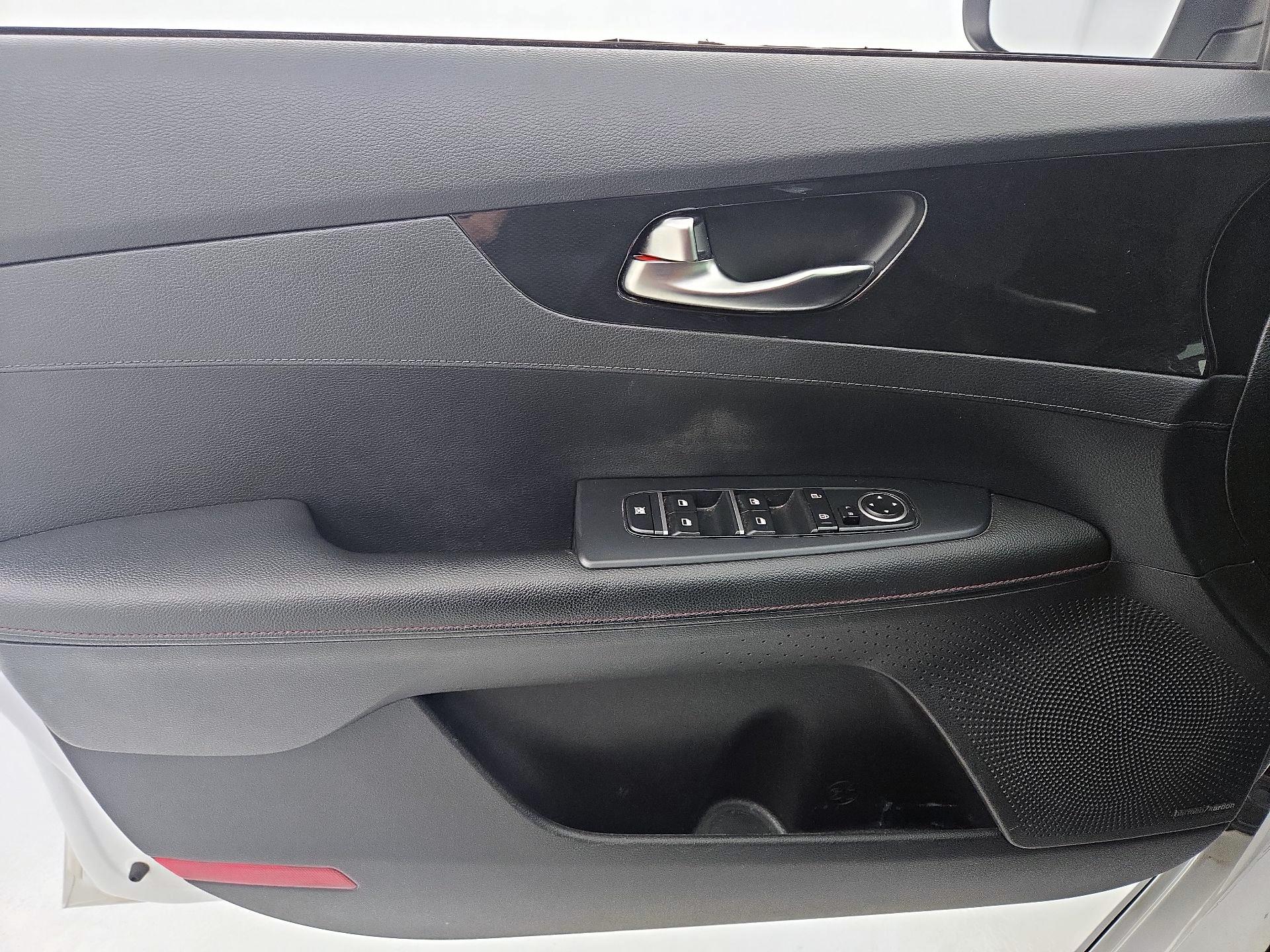 Thumbnail: 2020 Kia Forte - 12