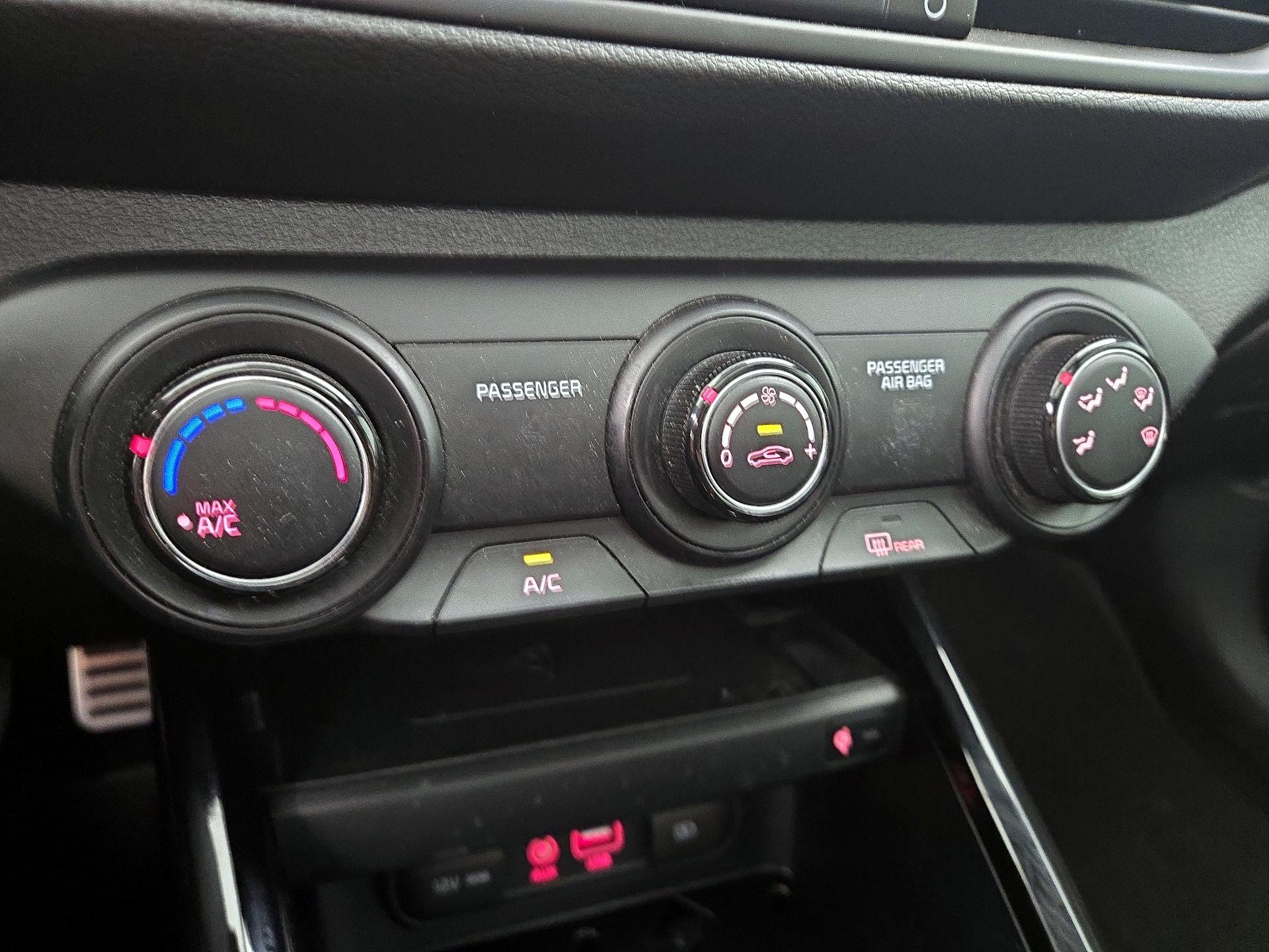 Thumbnail: 2020 Kia Forte - 16