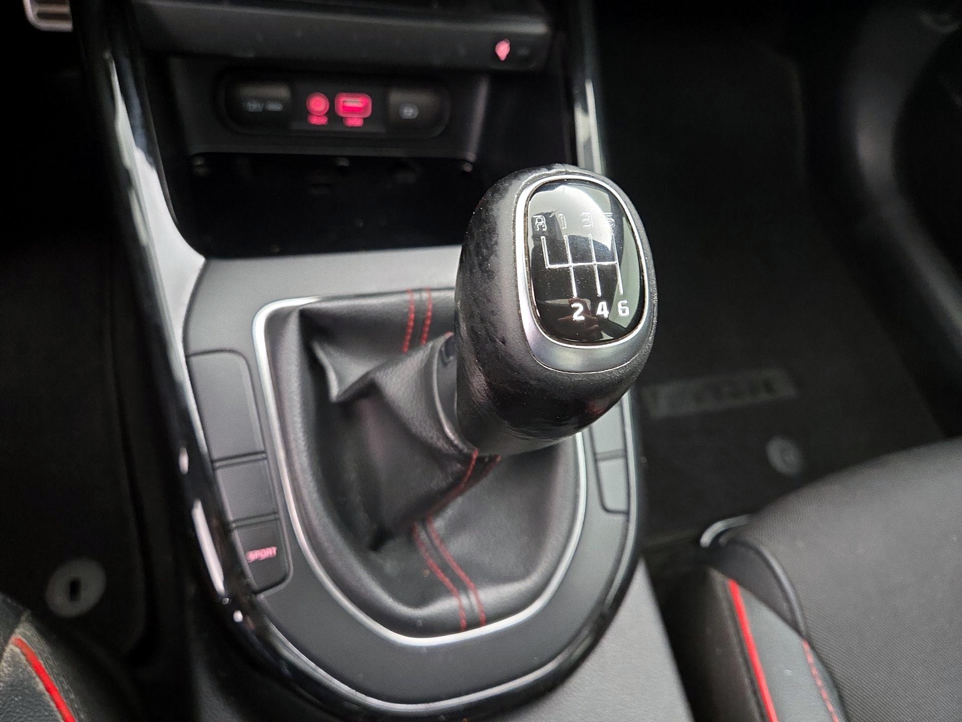 Thumbnail: 2020 Kia Forte - 17