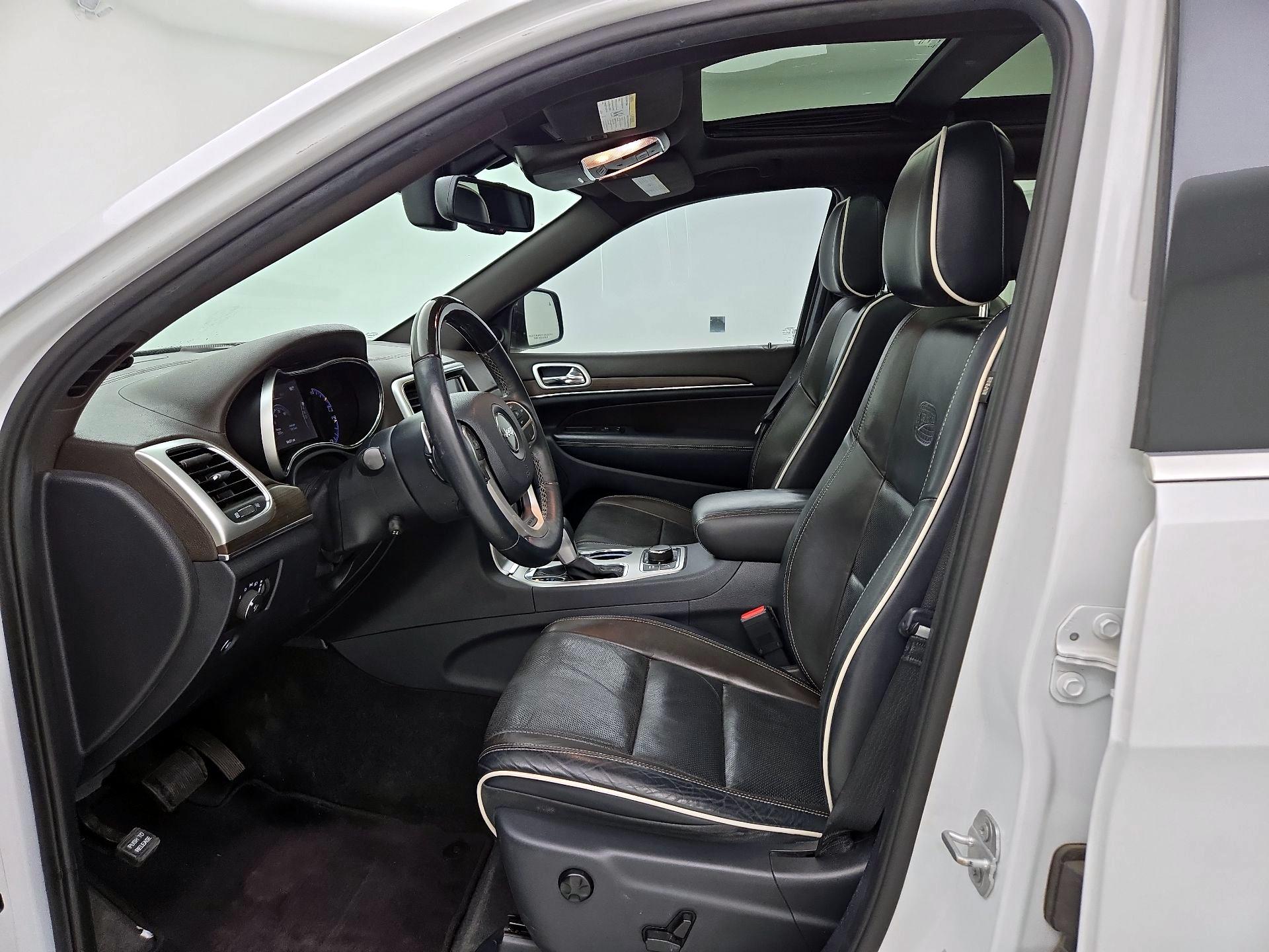 Thumbnail: 2016 Jeep Grand Cherokee - 11