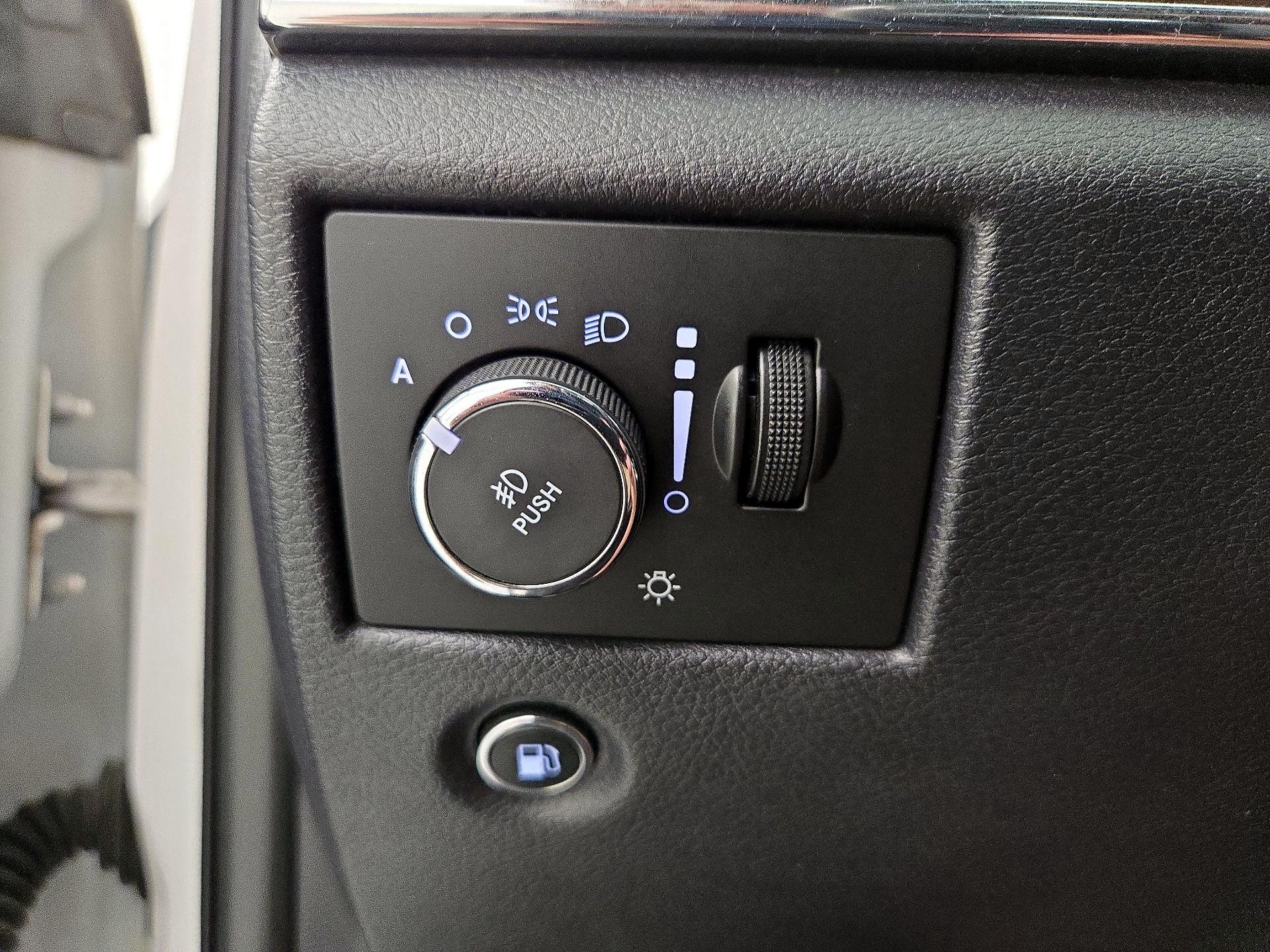 Thumbnail: 2016 Jeep Grand Cherokee - 13