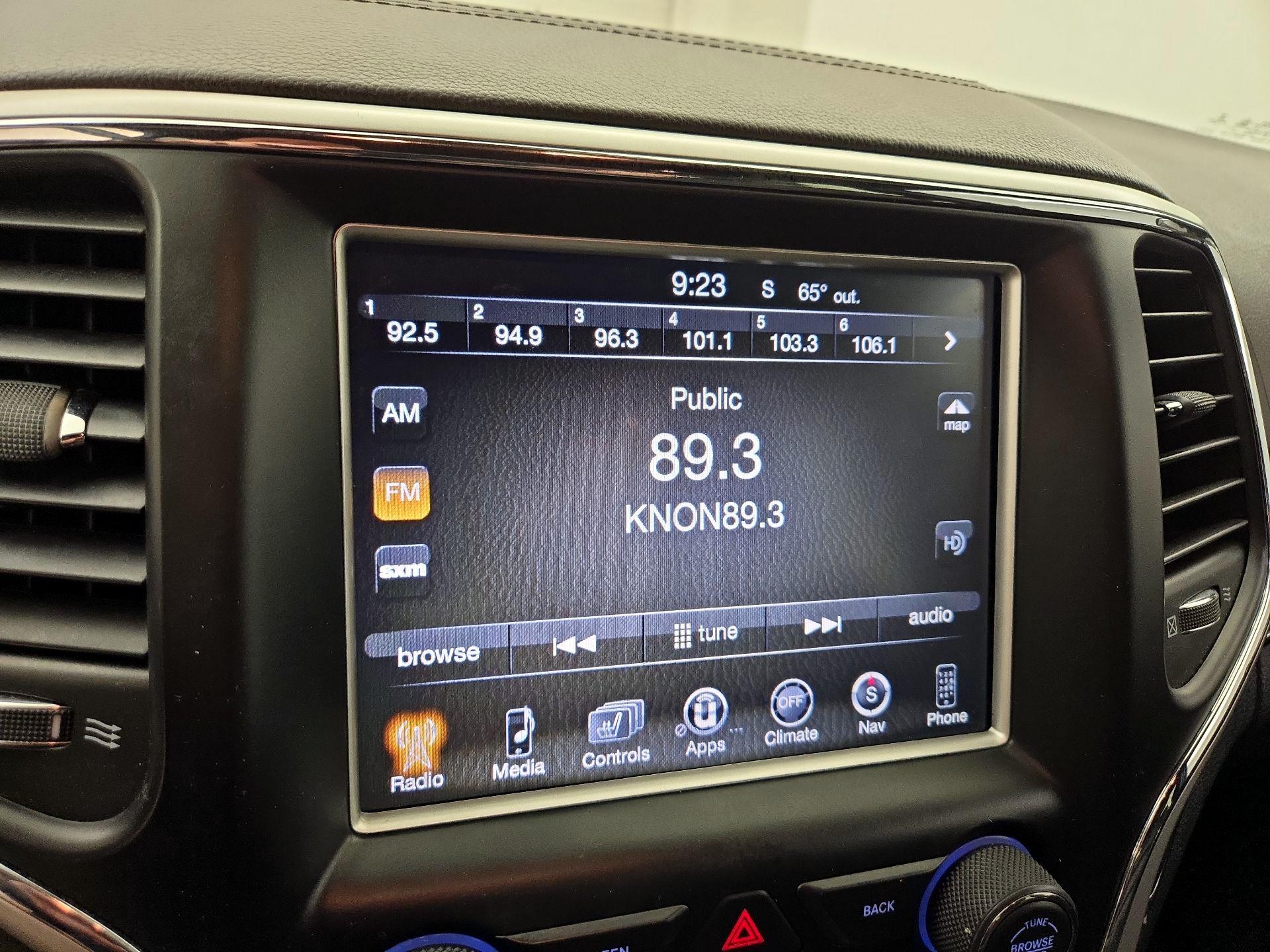 Thumbnail: 2016 Jeep Grand Cherokee - 16