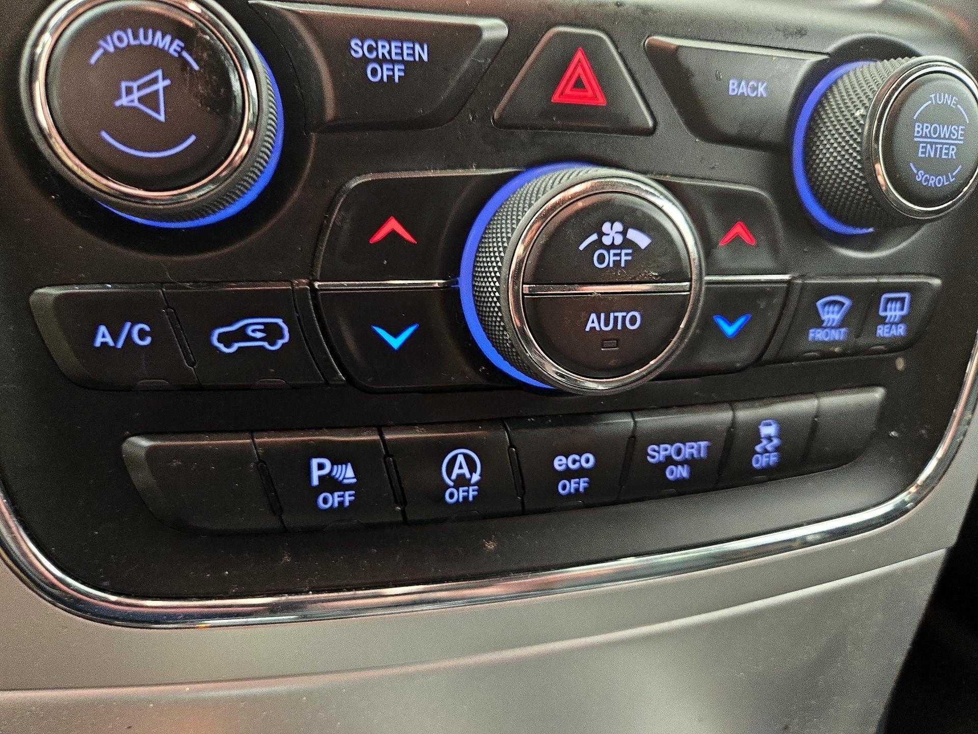 Thumbnail: 2016 Jeep Grand Cherokee - 17