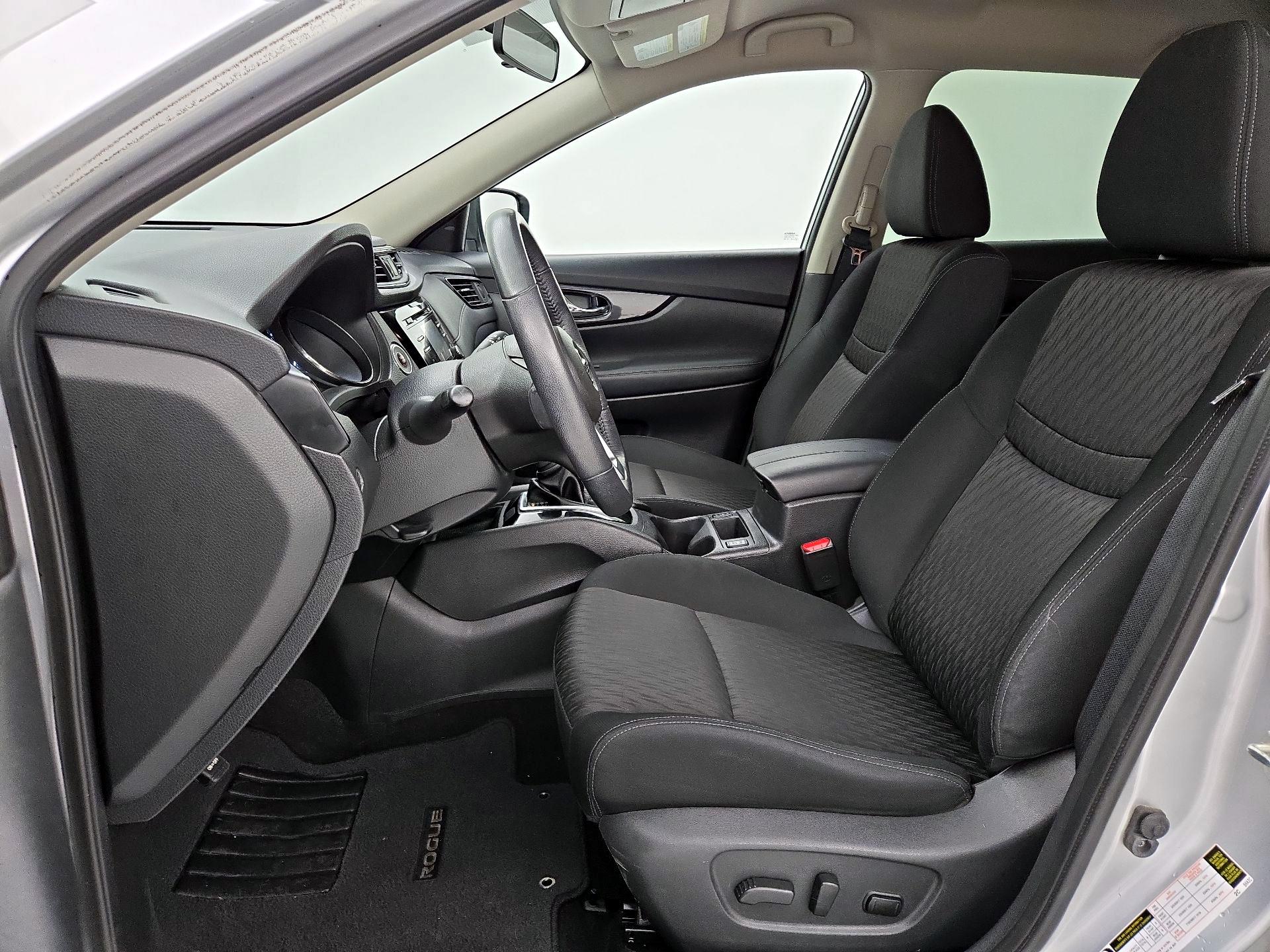 Thumbnail: 2017 Nissan Rogue - 11