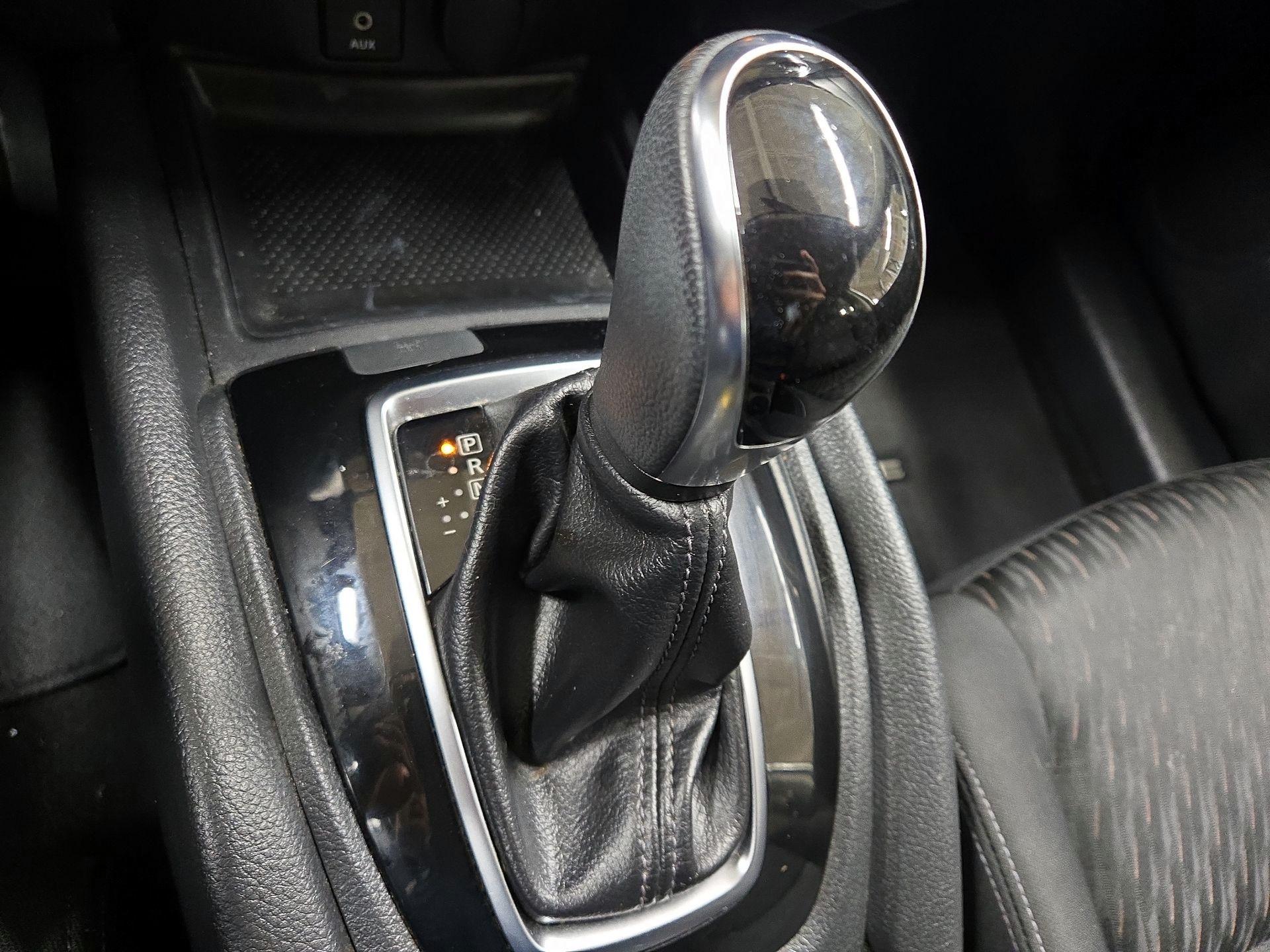 Thumbnail: 2017 Nissan Rogue - 17