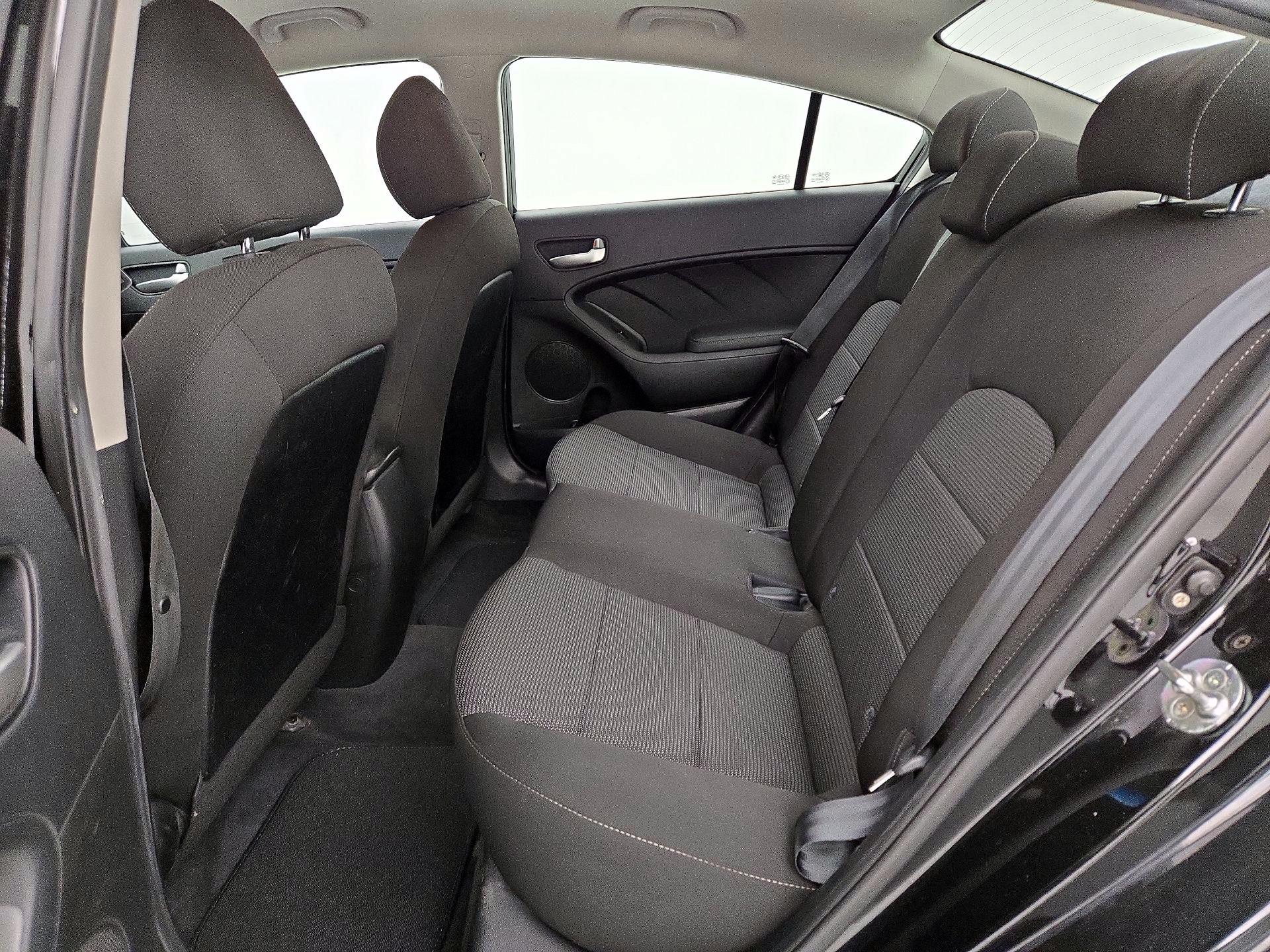 Thumbnail: 2018 Kia Forte - 17