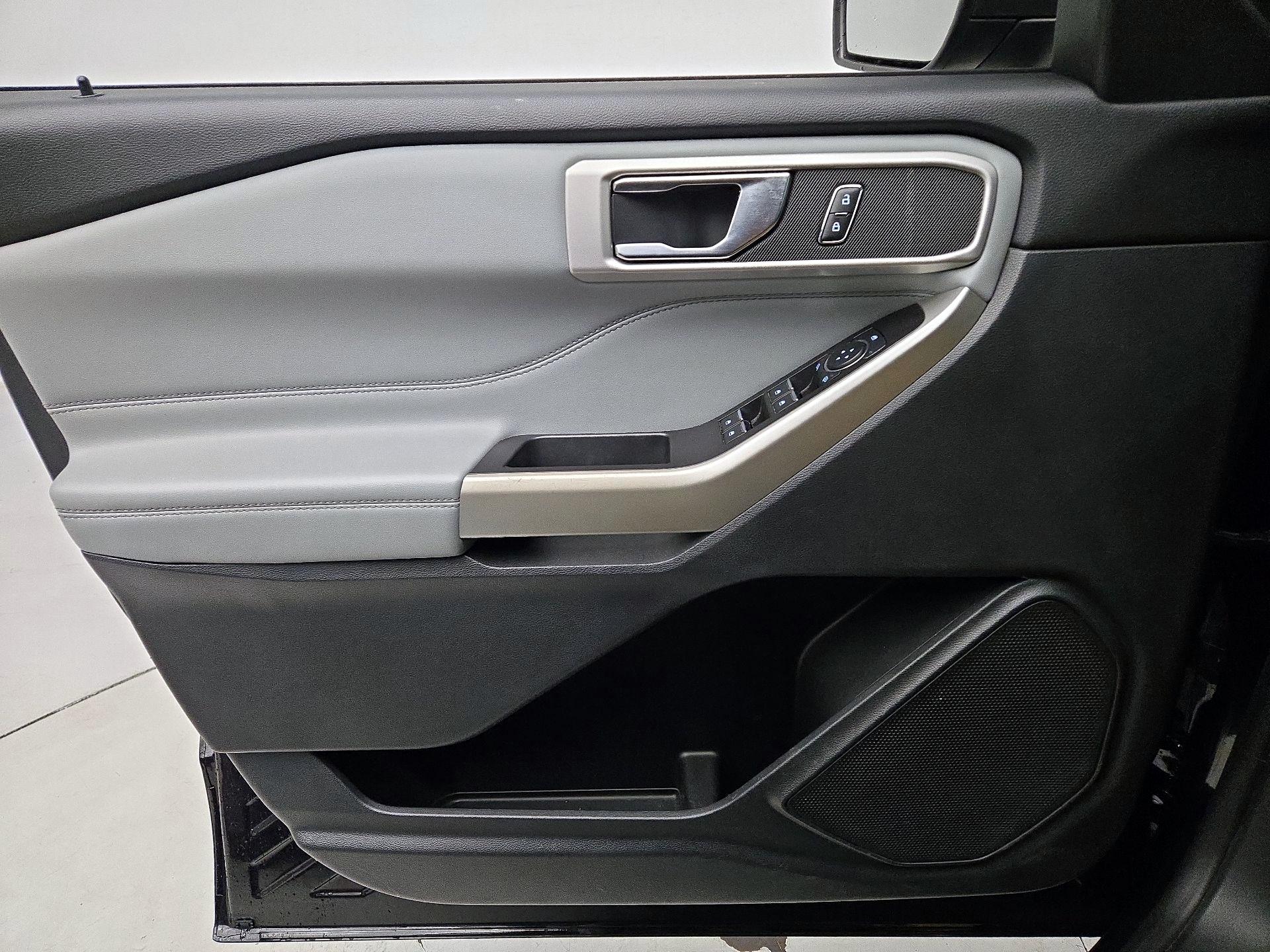 Thumbnail: 2021 Ford Explorer - 12