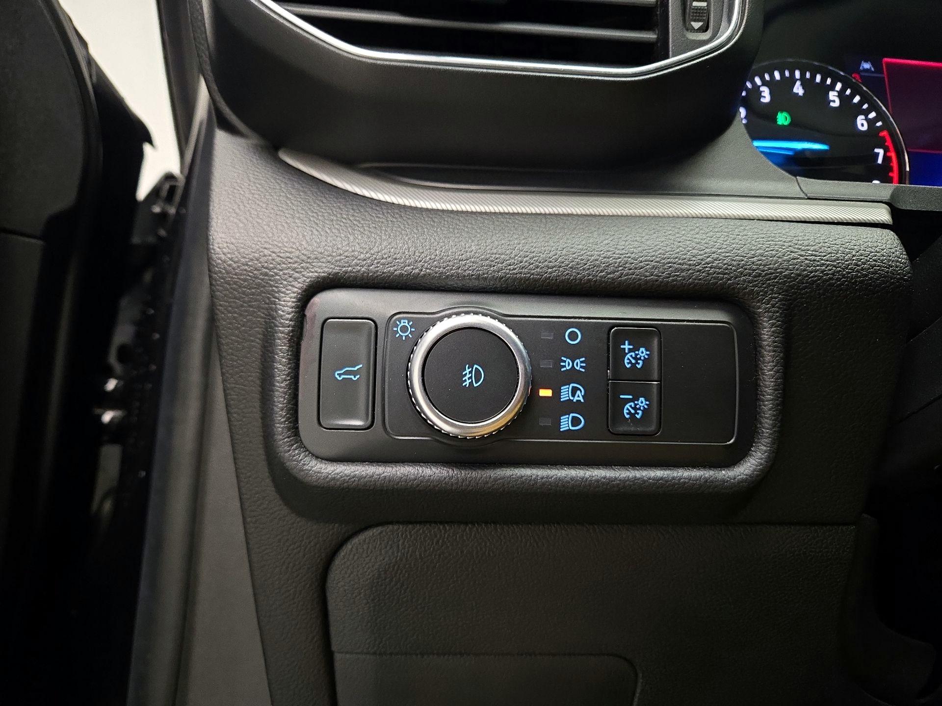 Thumbnail: 2021 Ford Explorer - 13